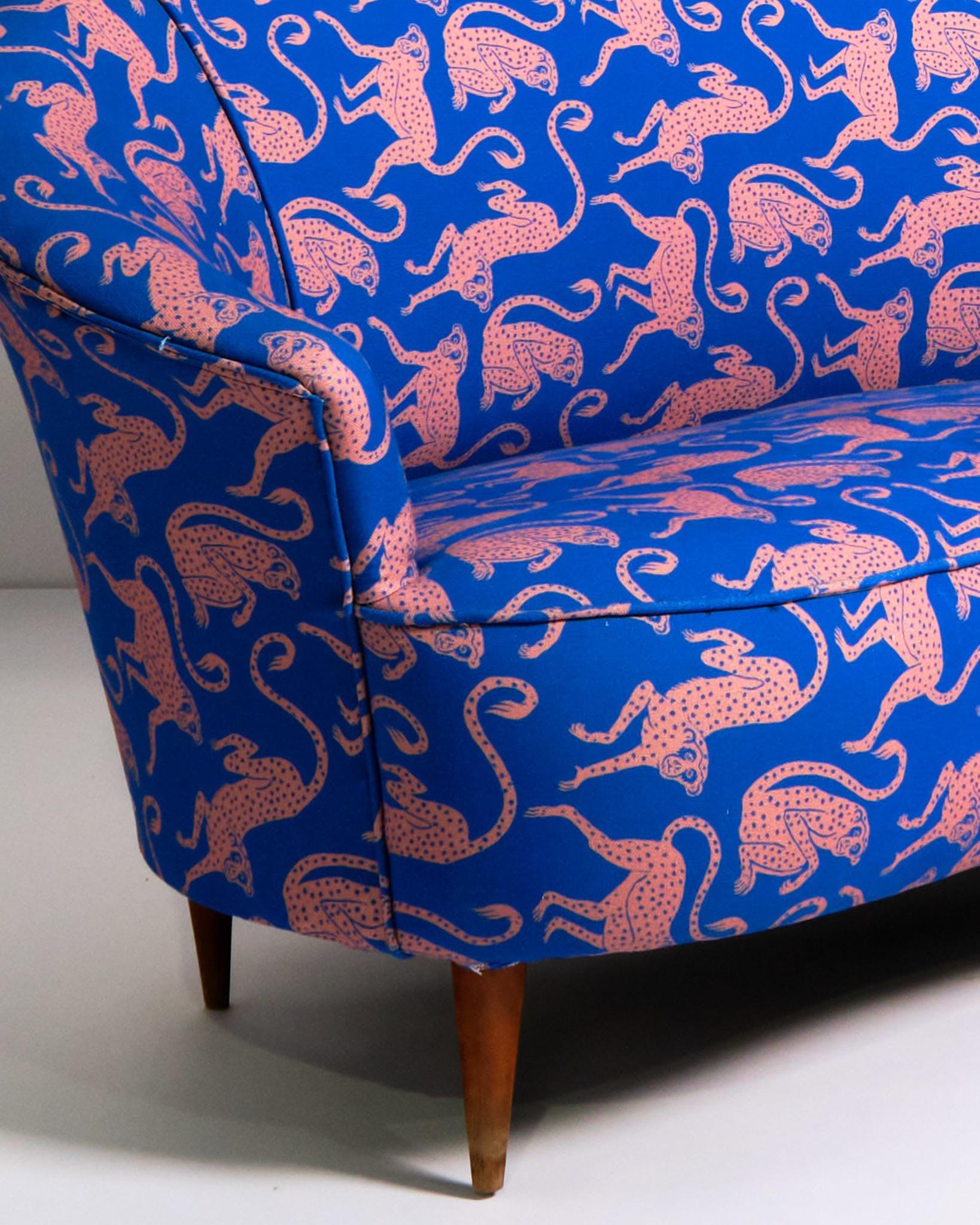 8 Holland Street x Desmond & Dempsey, Sofá curvo en Excelente estado para la venta en London, GB