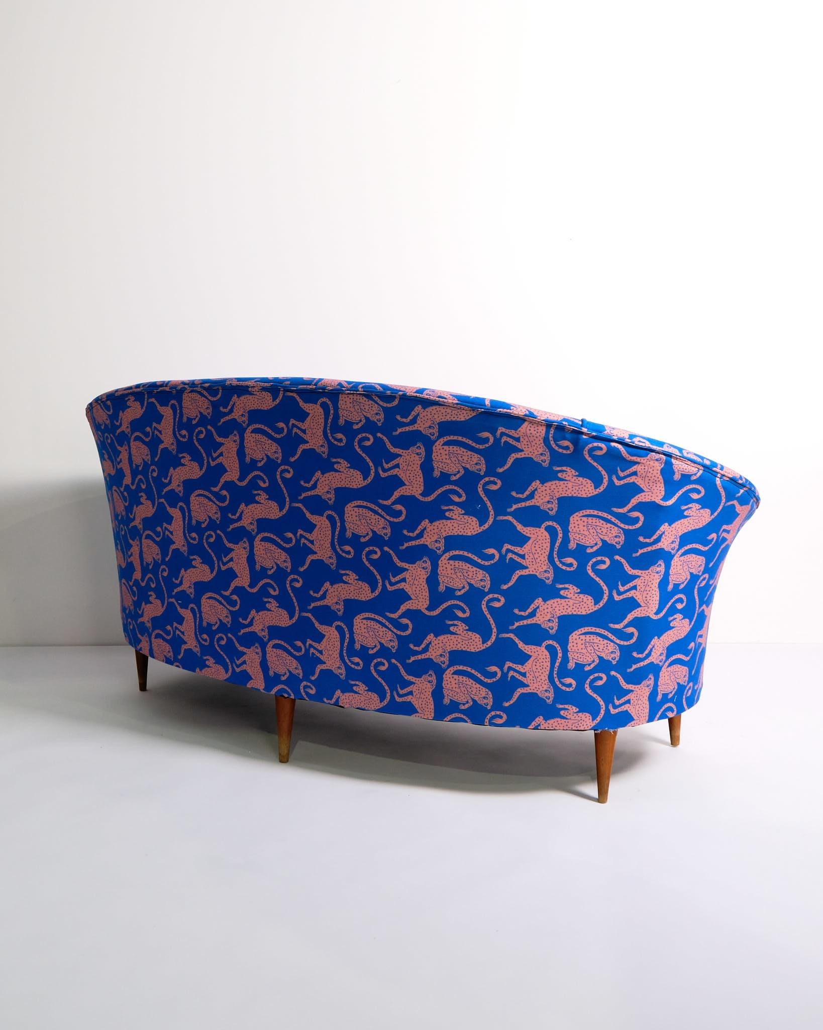 8 Holland Street x Desmond & Dempsey, Sofá curvo Tela en venta
