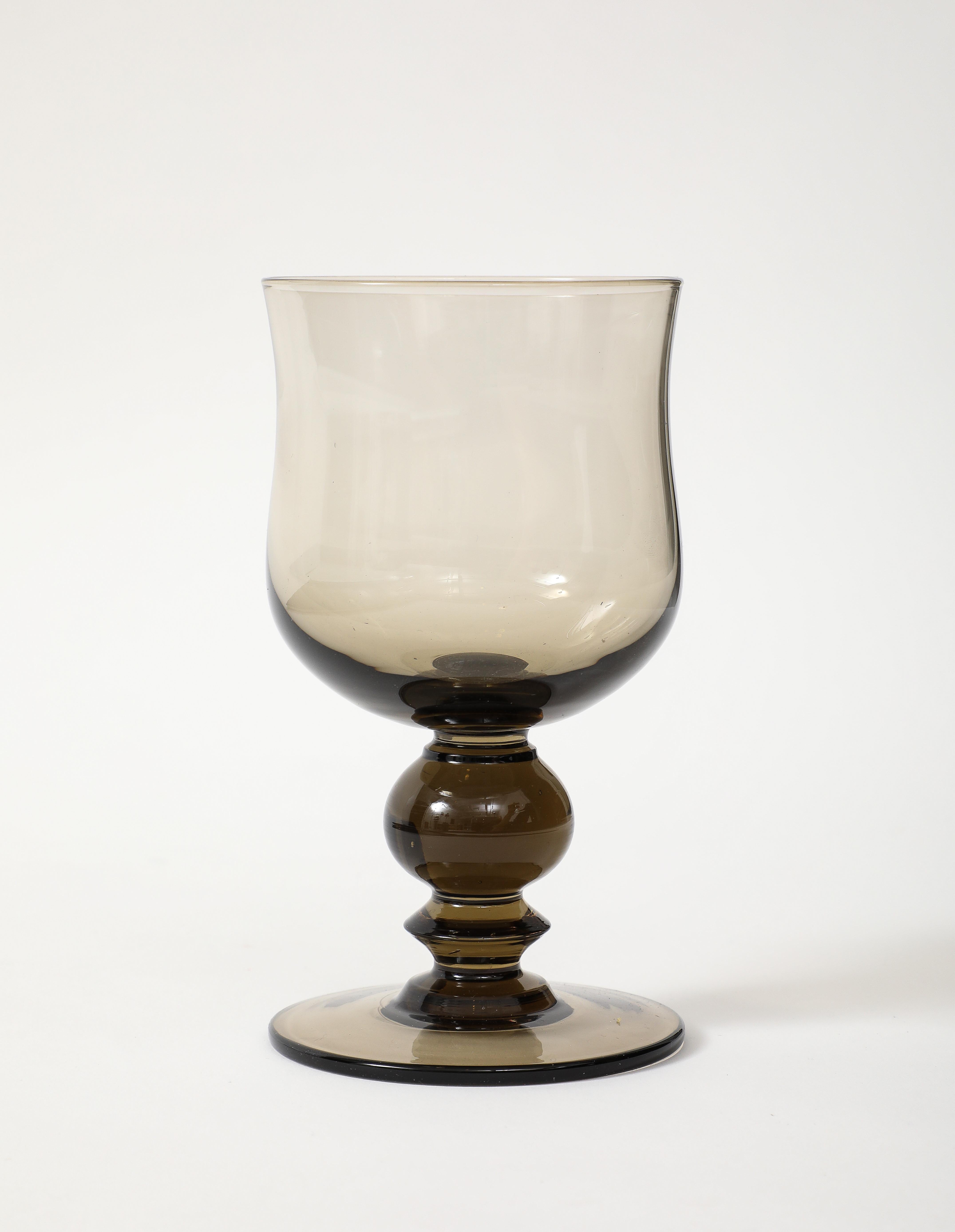 8 Copas de cristal ahumado Holmegaard siglo XX en venta