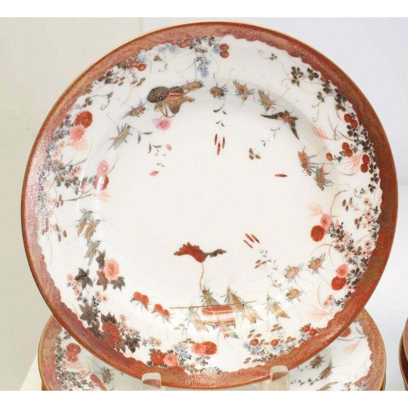 8 bols à soupe en porcelaine japonaise, papillons et insectes, période Meiji

Ensemble de 8 bols à soupe en porcelaine japonaise incroyablement fine et peinte à la main, période Meiji. Rouge cuivré rouillé avec des bords dorés, décoré de papillons,