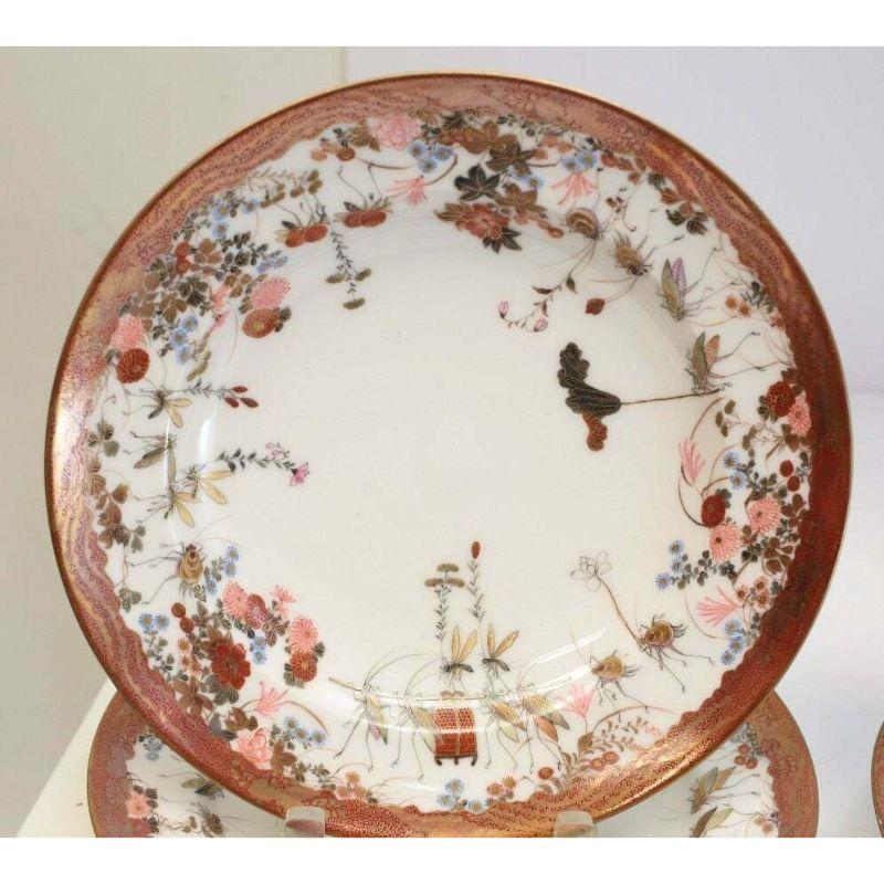 Doré 8 bols à soupe en porcelaine japonaise bordés de papillons et d'insectes, période Meiji
