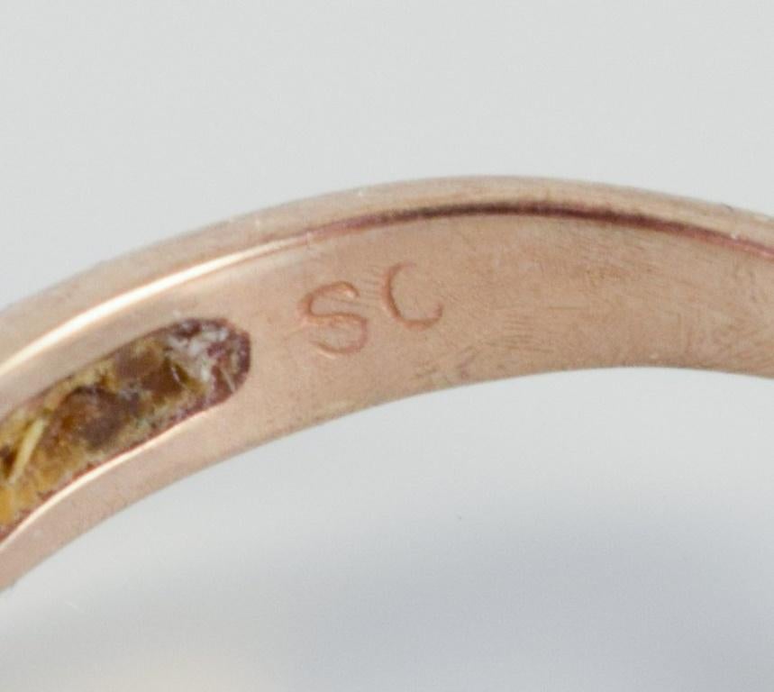Women's 8-karat gold ring in a modernist design. Mid-20th century. For Sale