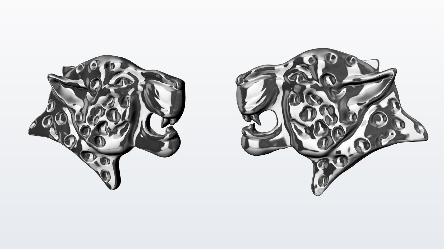 18 Karat White Gold Leopard Stud Earrings In New Condition For Sale In New York, NY