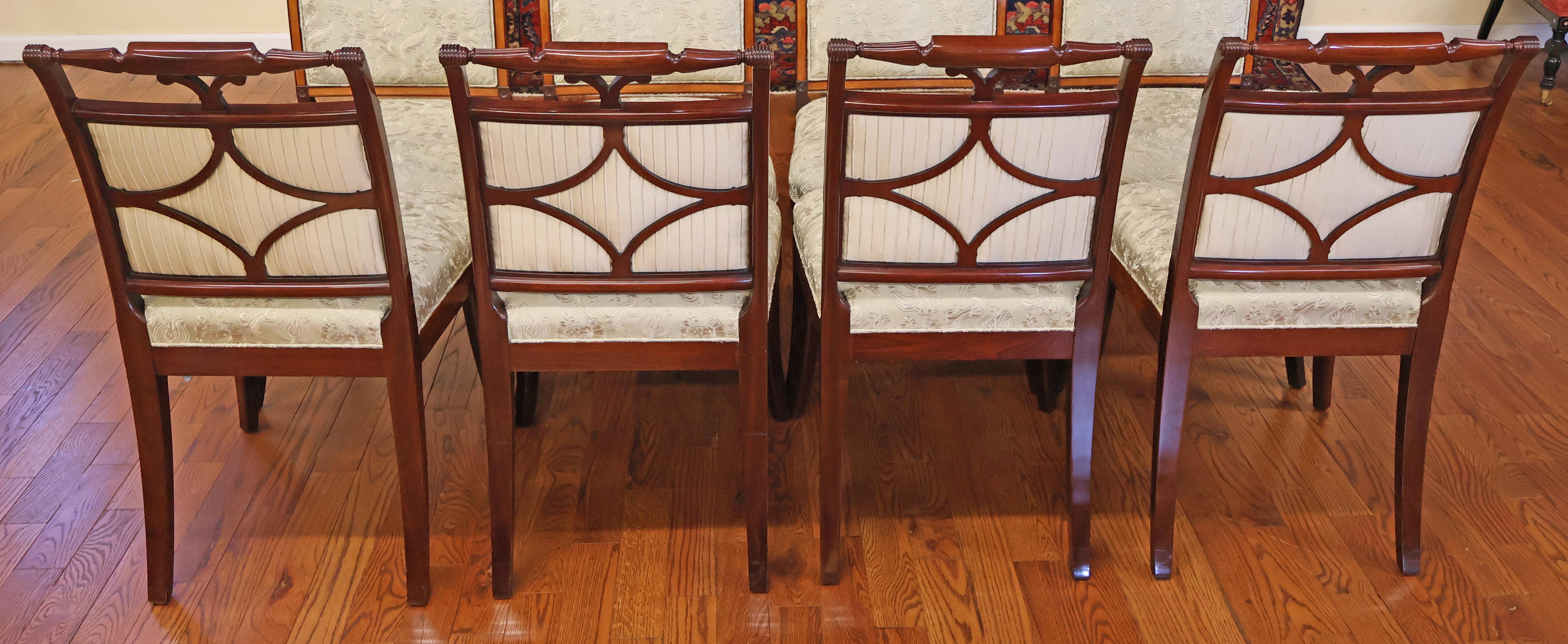 8 Kindel Winterthur Collection Mahogany And Maple Inlaid Seymour Dining Chairs In Good Condition For Sale In Long Branch, NJ