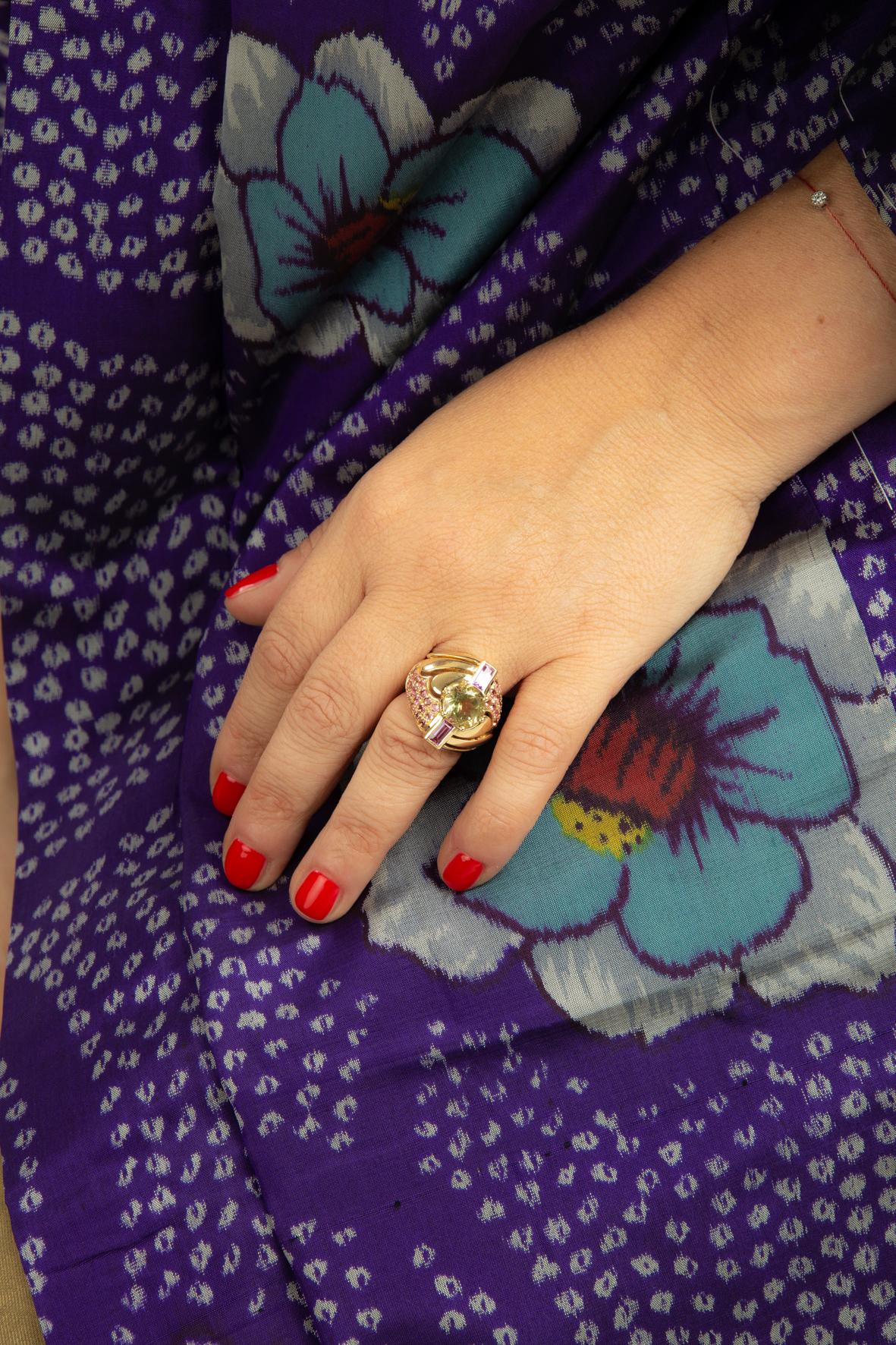 Women's 18 Karat Gold Ring Pink Sapphire Kunzite For Sale