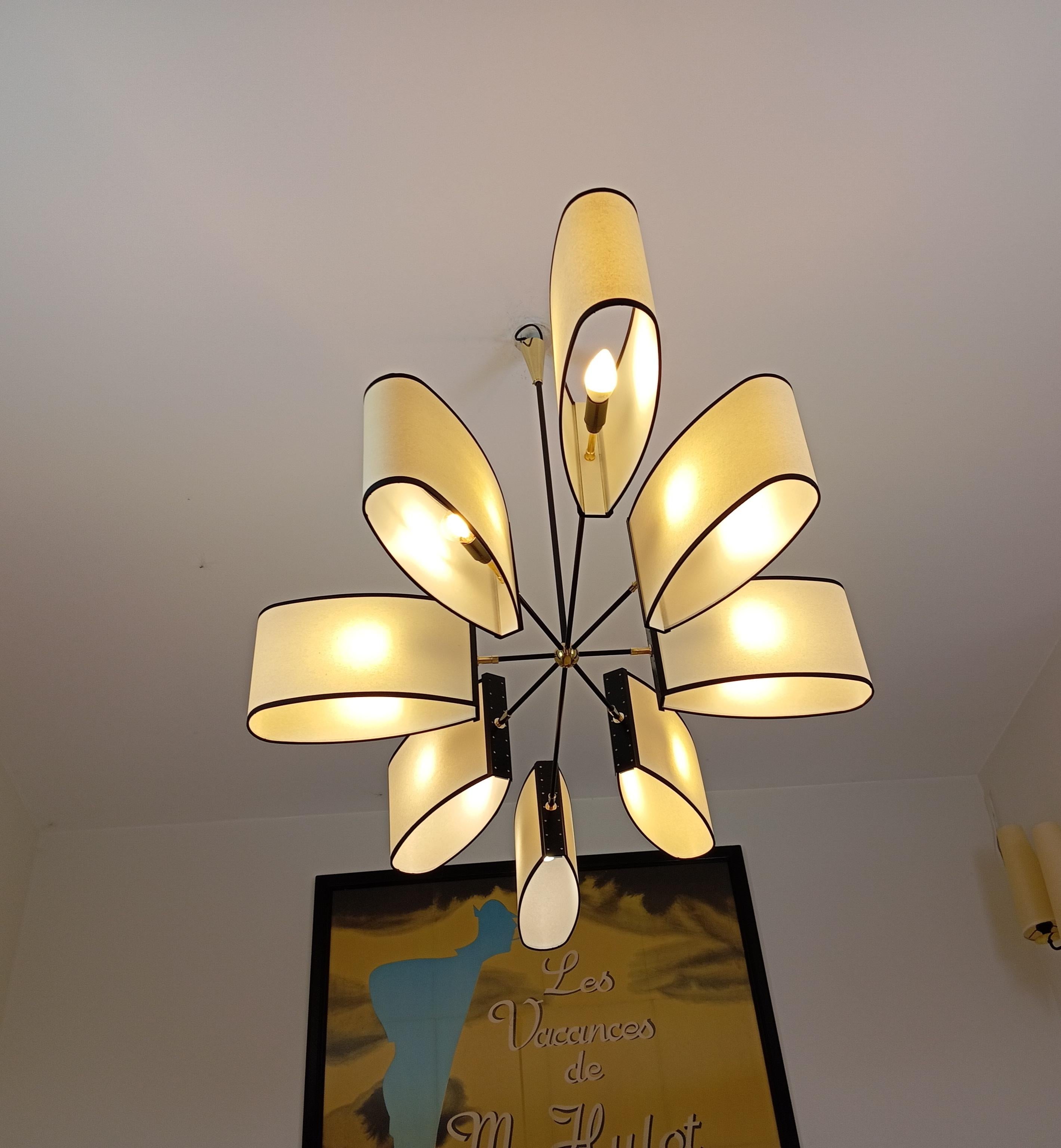 20ième siècle Lustre à 8 lumières Maison Lunel circa 1950