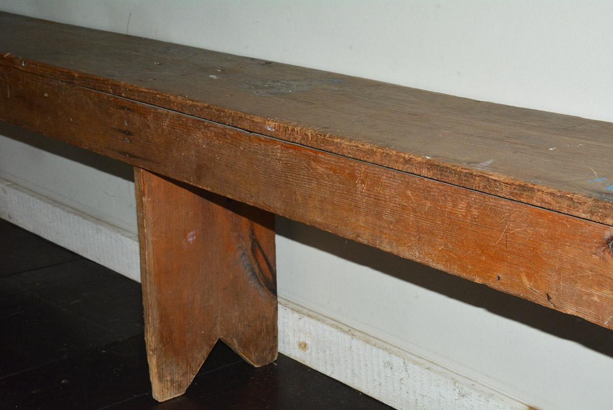 Rustic American Country Bench In Good Condition For Sale In Sheffield, MA