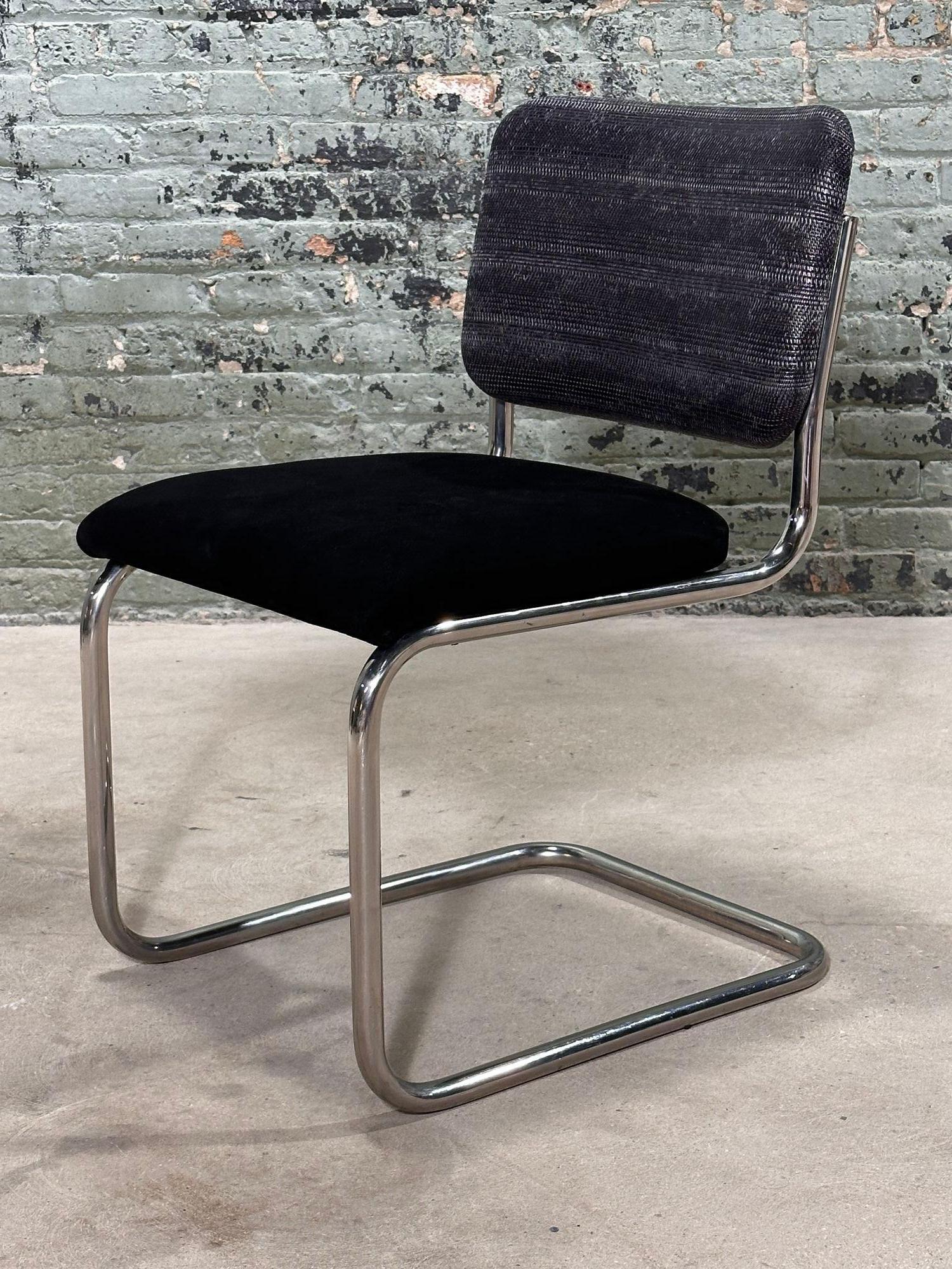 8 Marcel Breuer Cesca Side/Dining Chairs for Knoll, 1980. Dyes hemp and woven leather upholstered backs in the style of Bottega Veneta with black suede seat cushions. Newly upholstered.
Measure 31