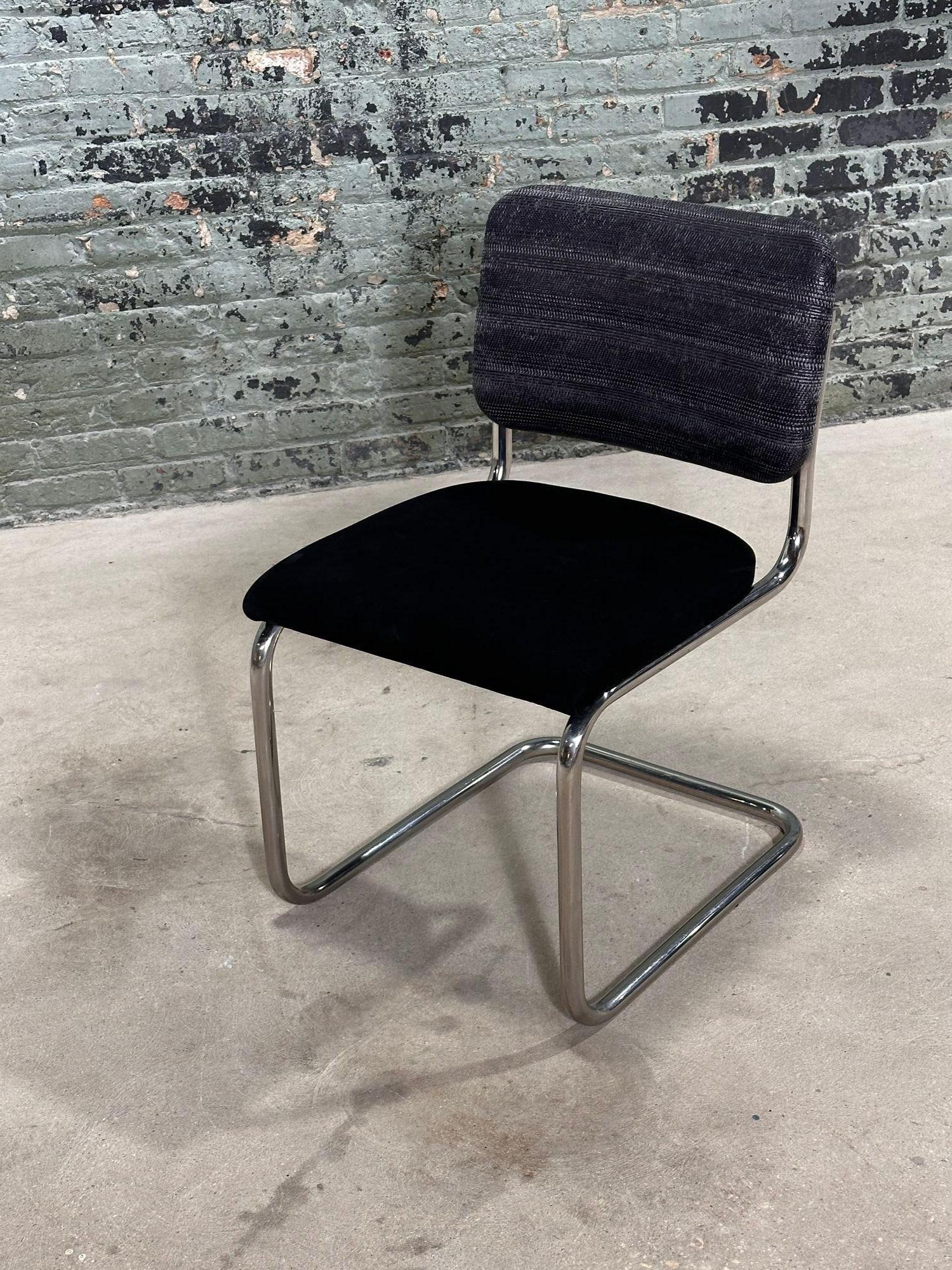 Post-Modern 8 Marcel Breuer Black Leather Cesca Side/Dining Chairs for Knoll, 1980 For Sale