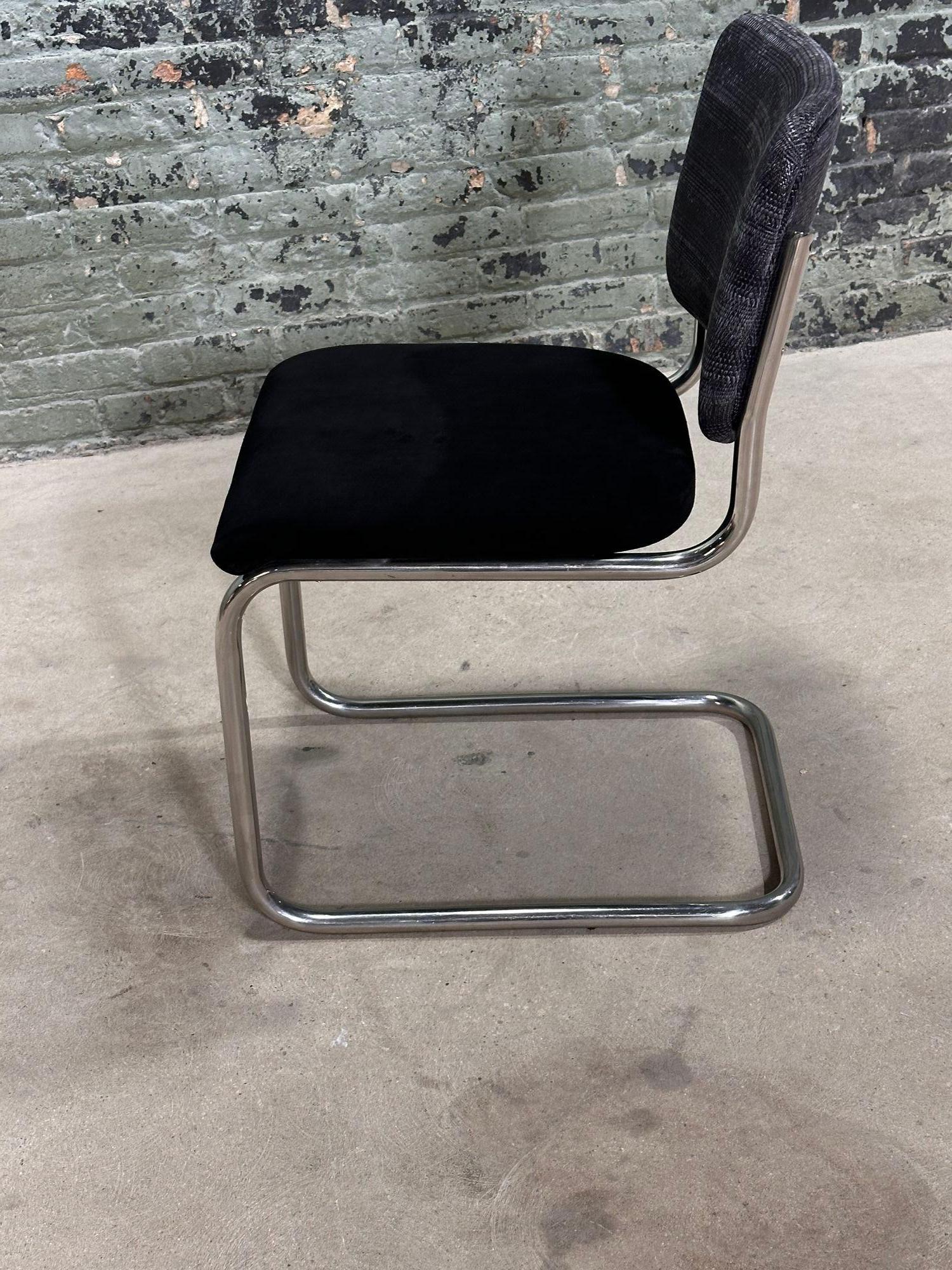 8 Marcel Breuer Black Leather Cesca Side/Dining Chairs for Knoll, 1980 In Excellent Condition For Sale In Chicago, IL