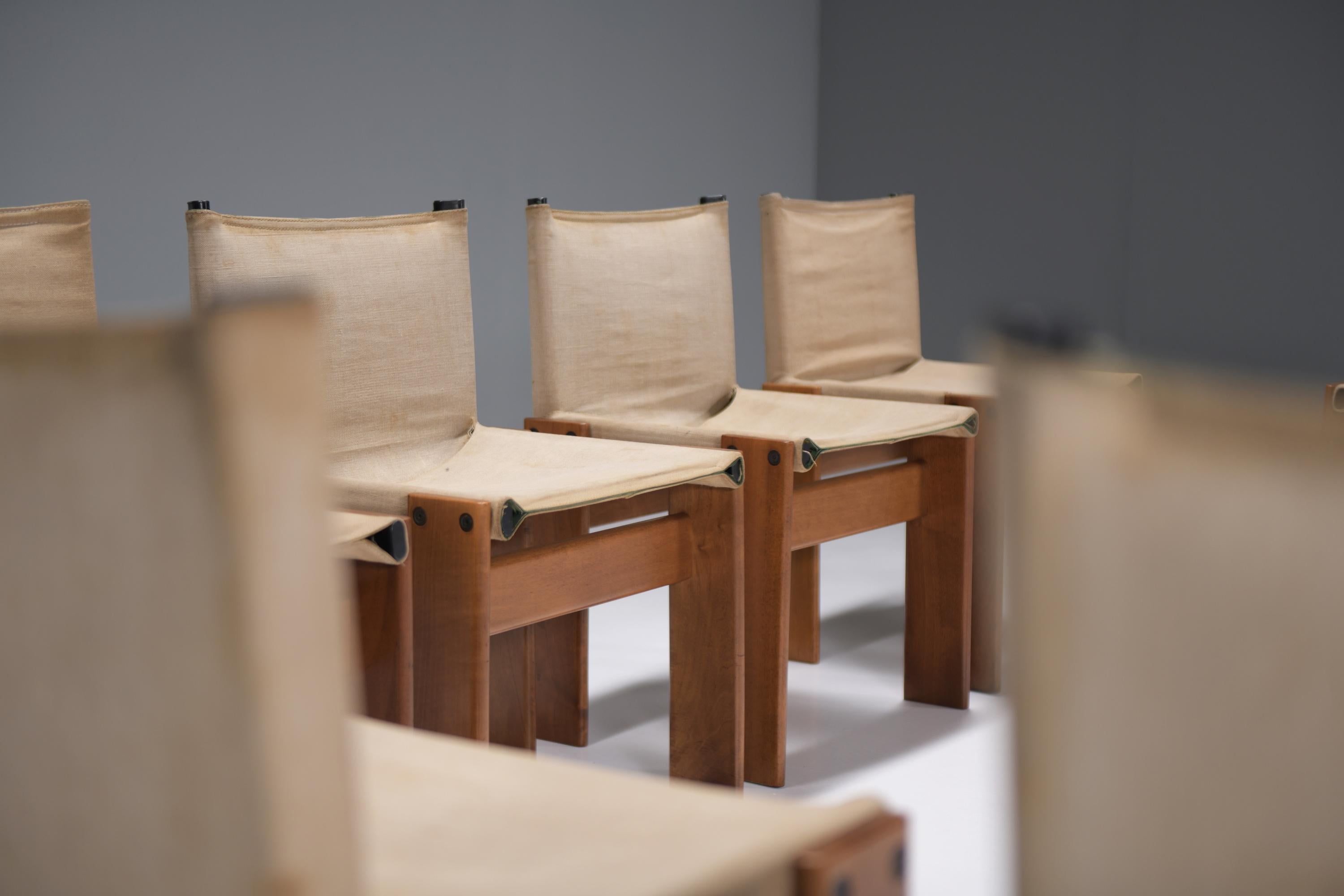 8 chaises Monk assorties en toile d'Afra e Tobia Scarpa pour Molteni Italie en vente 13