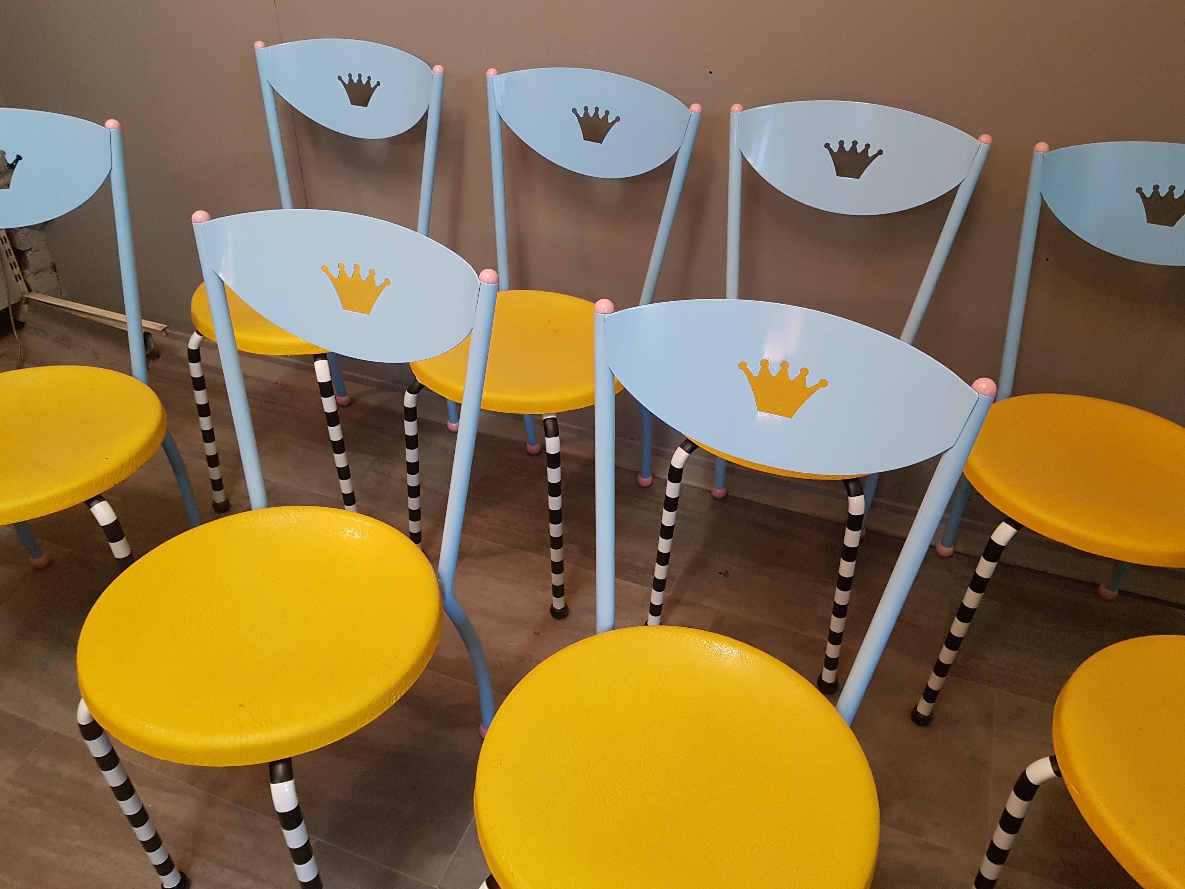 8 chaises de salle à manger postmodernes Memphis à la manière de Michele De Lucci, Italie, années 1980 Bon état - En vente à Saarbruecken, DE