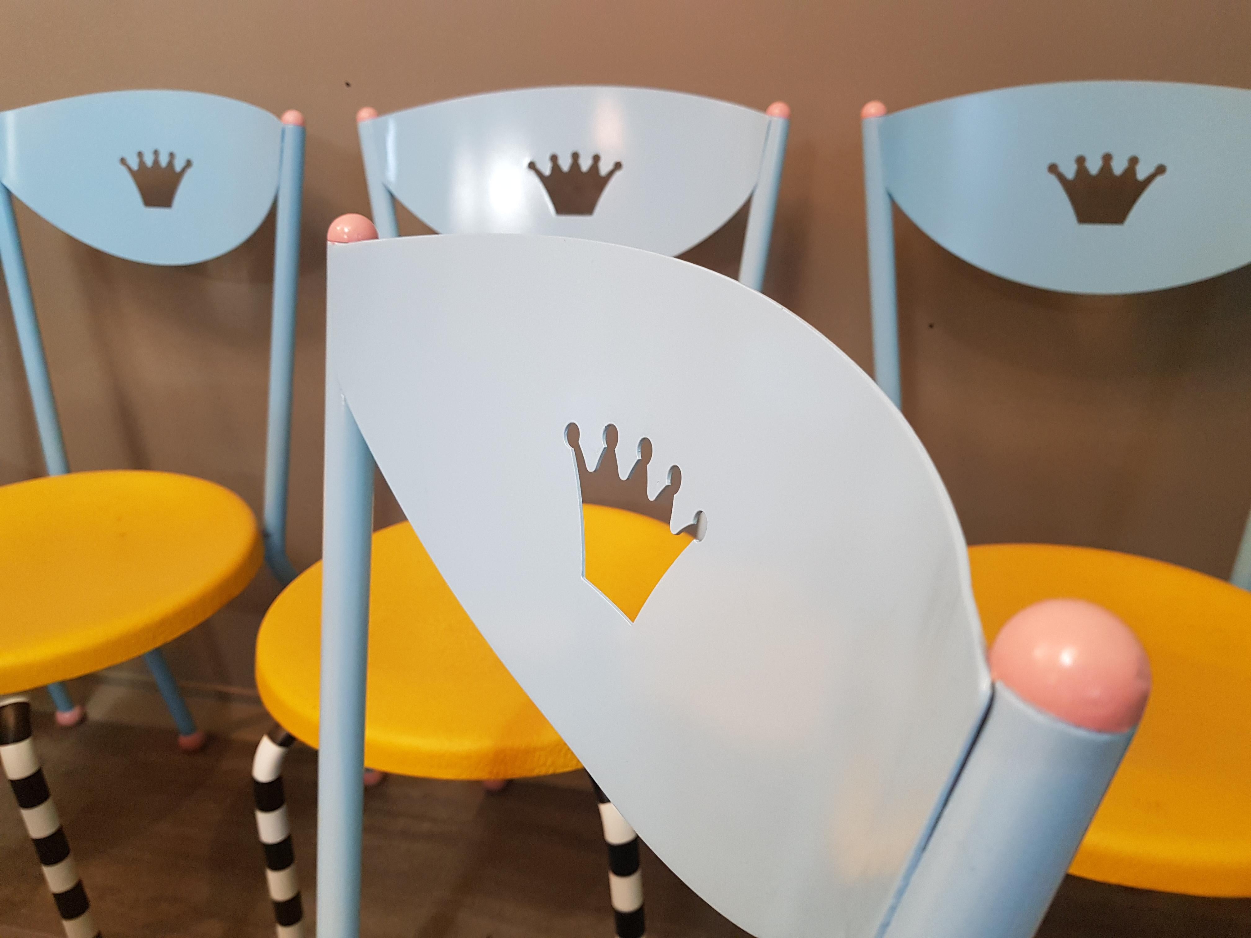 8 chaises de salle à manger postmodernes Memphis à la manière de Michele De Lucci, Italie, années 1980 en vente 1