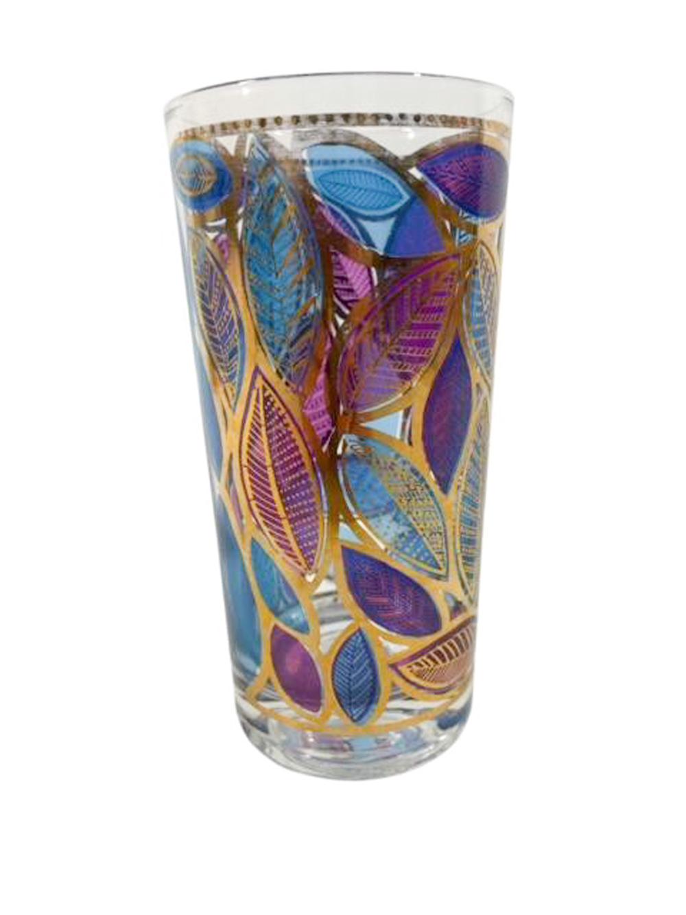 Rare ensemble de huit verres highball de CERA Glassware avec des feuilles en bleu translucide et en violet avec des contours et des détails en or 22 carats.