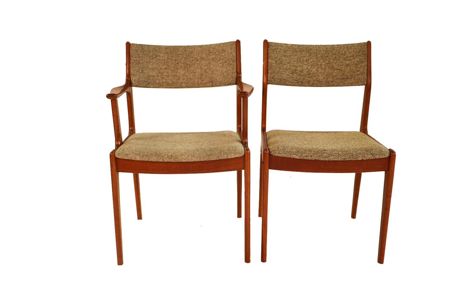 8 Midcentury Scandinavia Woodworks Co. Chaises à manger en teck Bon état à Baltimore, MD