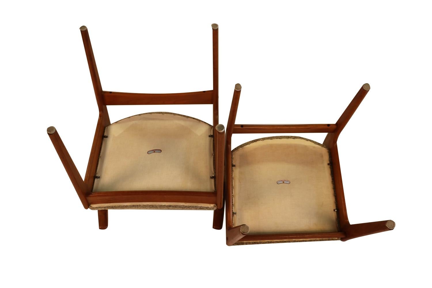8 Midcentury Scandinavia Woodworks Co. Chaises à manger en teck 2