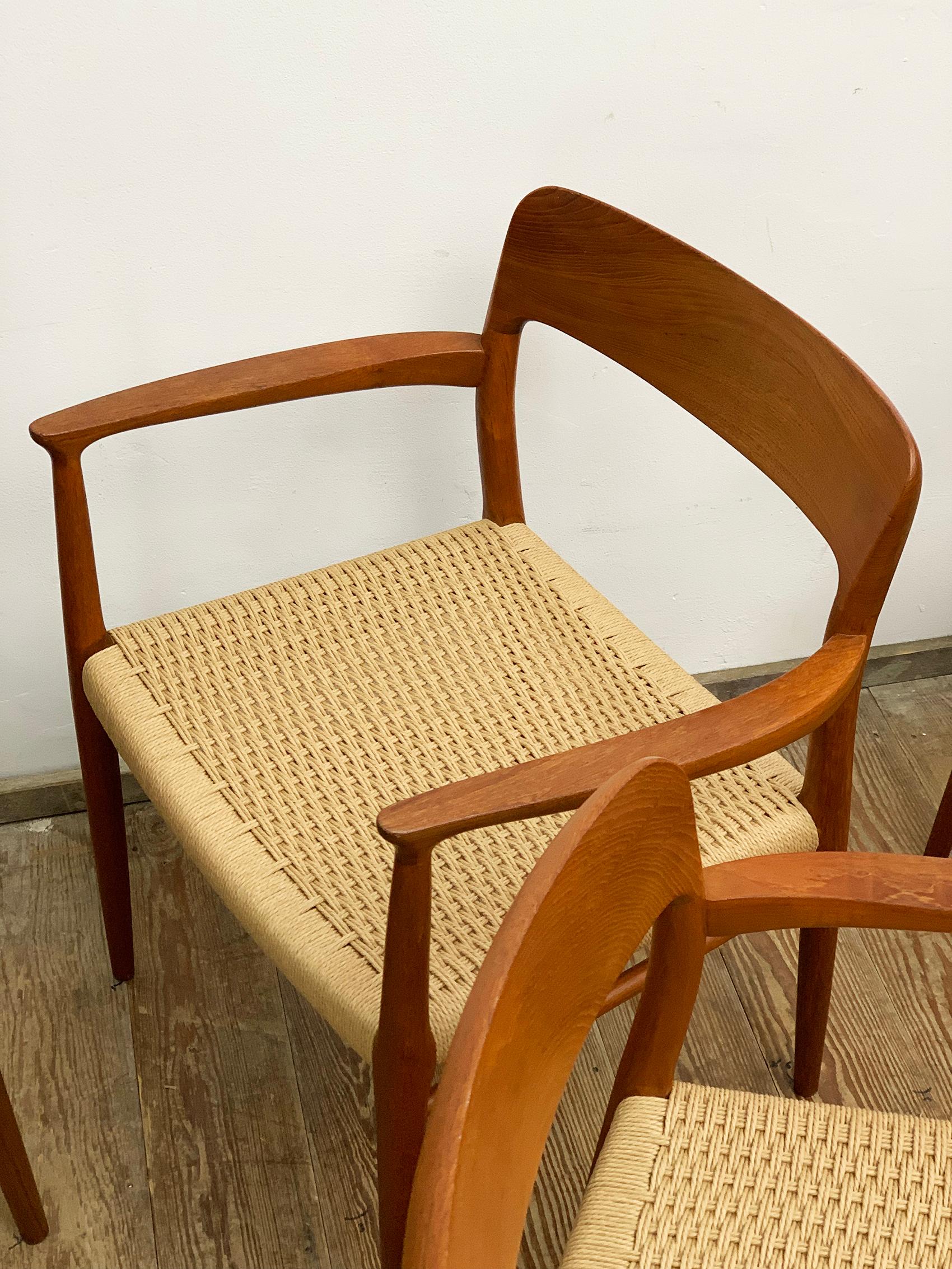 8 Mid-Century Teak Dining Chairs  No.56 & 75 by Niels O. Møller for J. L. Moller For Sale 4