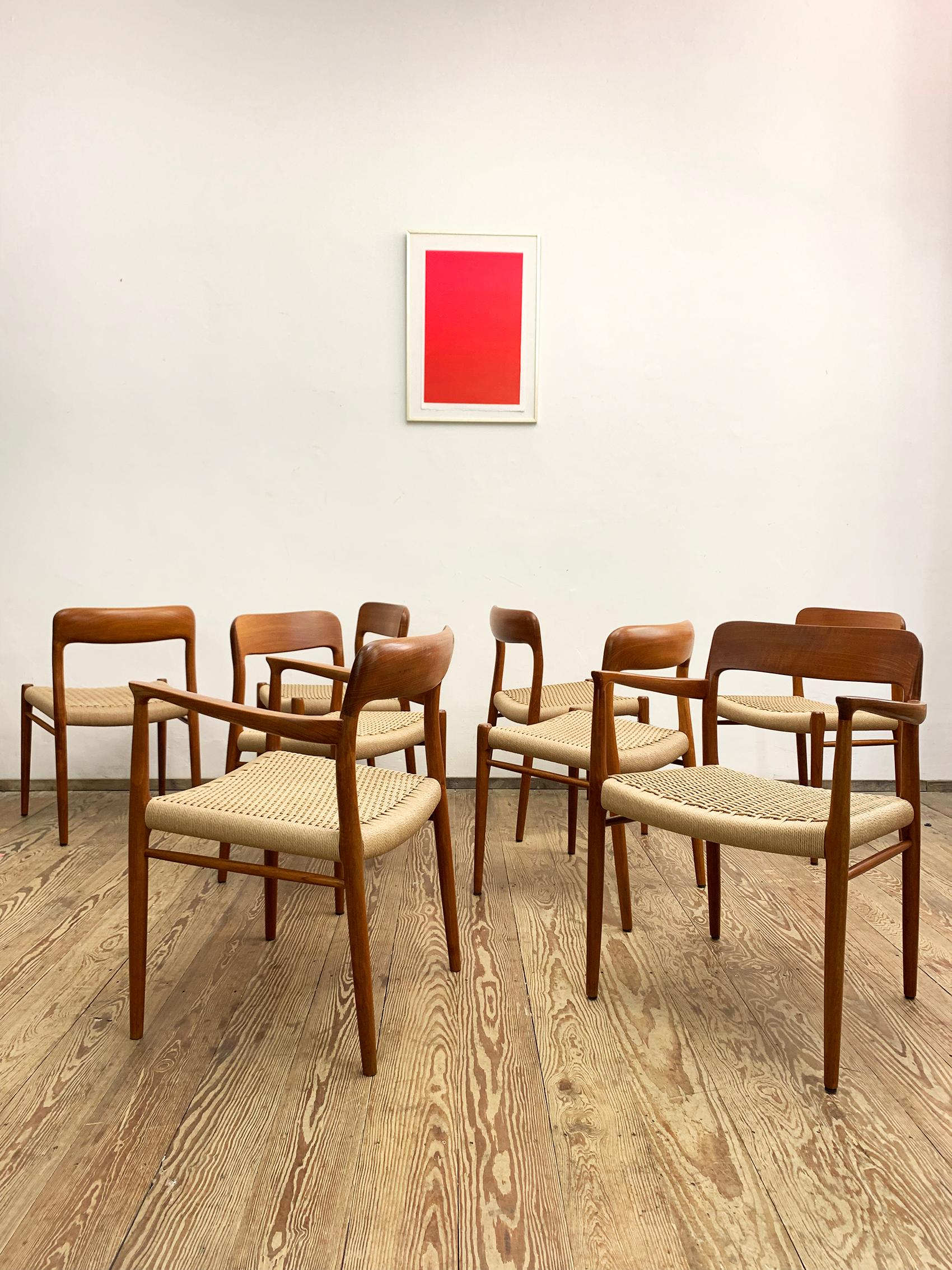 Dimensions Armrest chairs: 58x56x76x44cm (Width x Deph x Height x Seating Height)

Dimensions side chairs: 50x50x76x44cm (Width x Deph x Height x Seating Height)

This beautiful set of dining chairs designed by Niels O. Møller was manufactured by