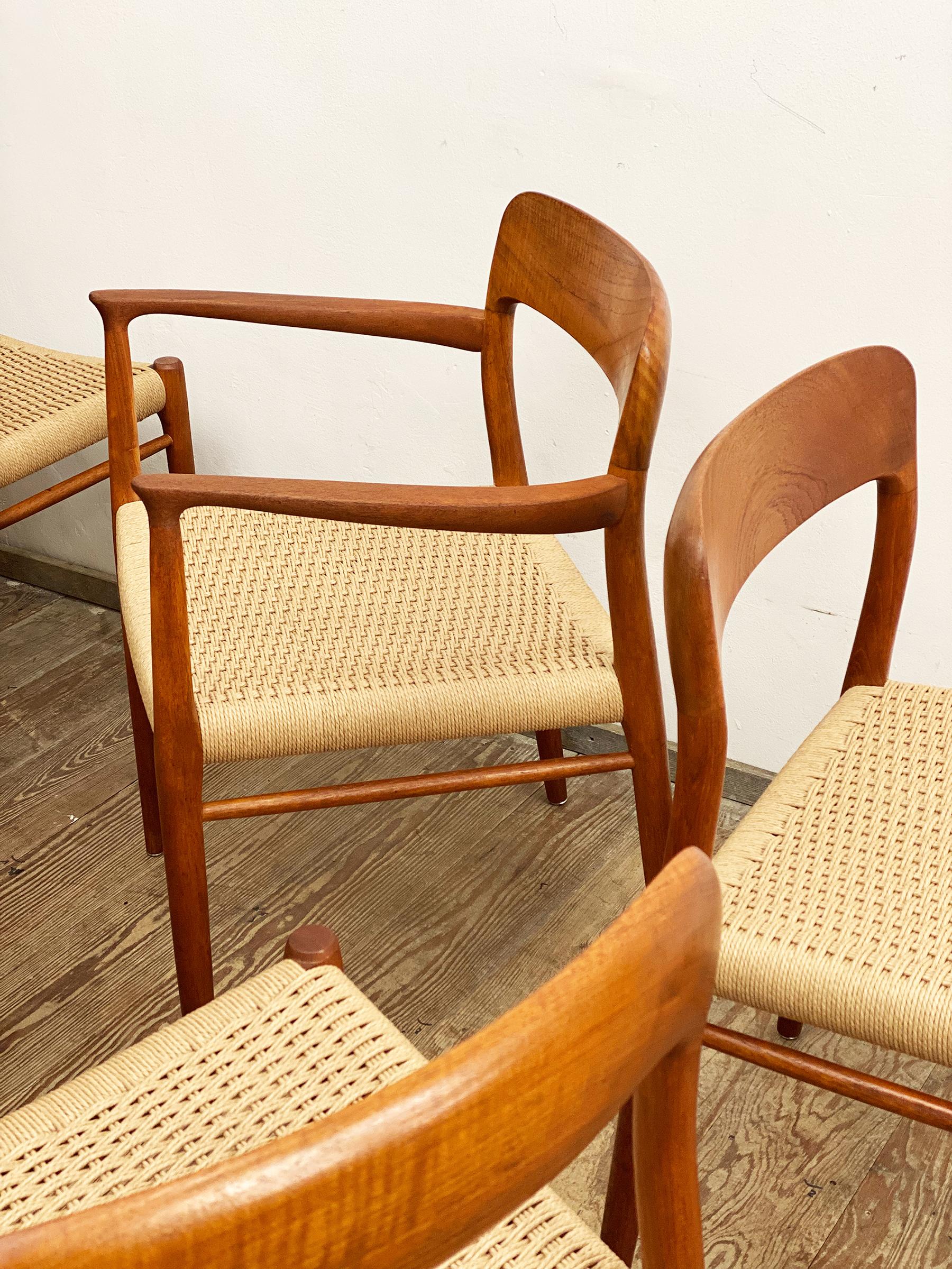 8 Mid-Century Teak Dining Chairs  No.56 & 75 by Niels O. Møller for J. L. Moller In Good Condition For Sale In München, Bavaria