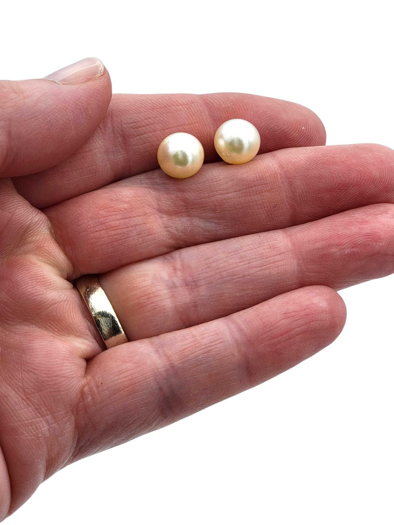 Orecchini con perle d'acqua dolce cinese da 8 mm in oro bianco 14 carati in vendita 2