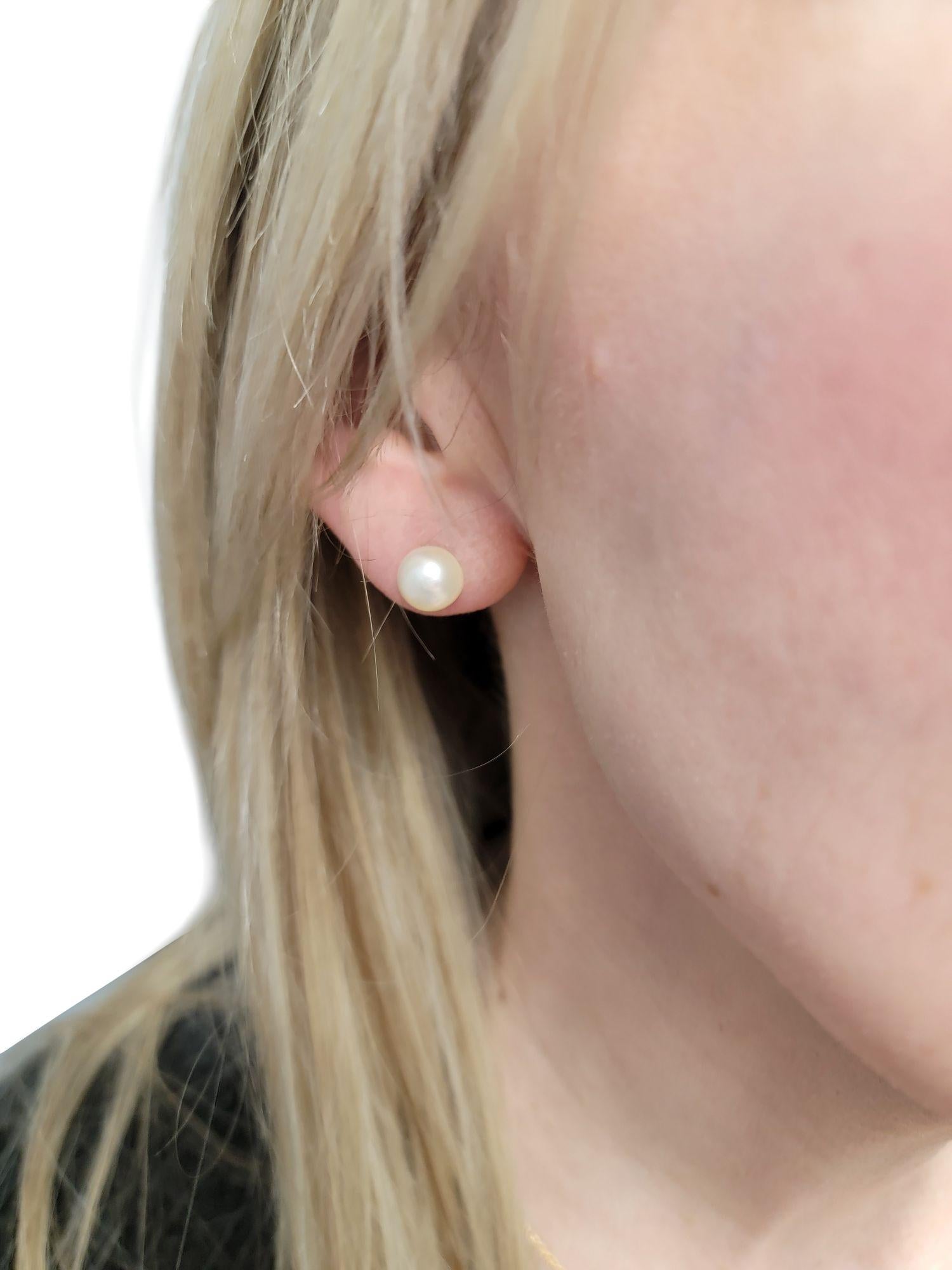 Orecchini con perle d'acqua dolce cinese da 8 mm in oro bianco 14 carati in vendita 3