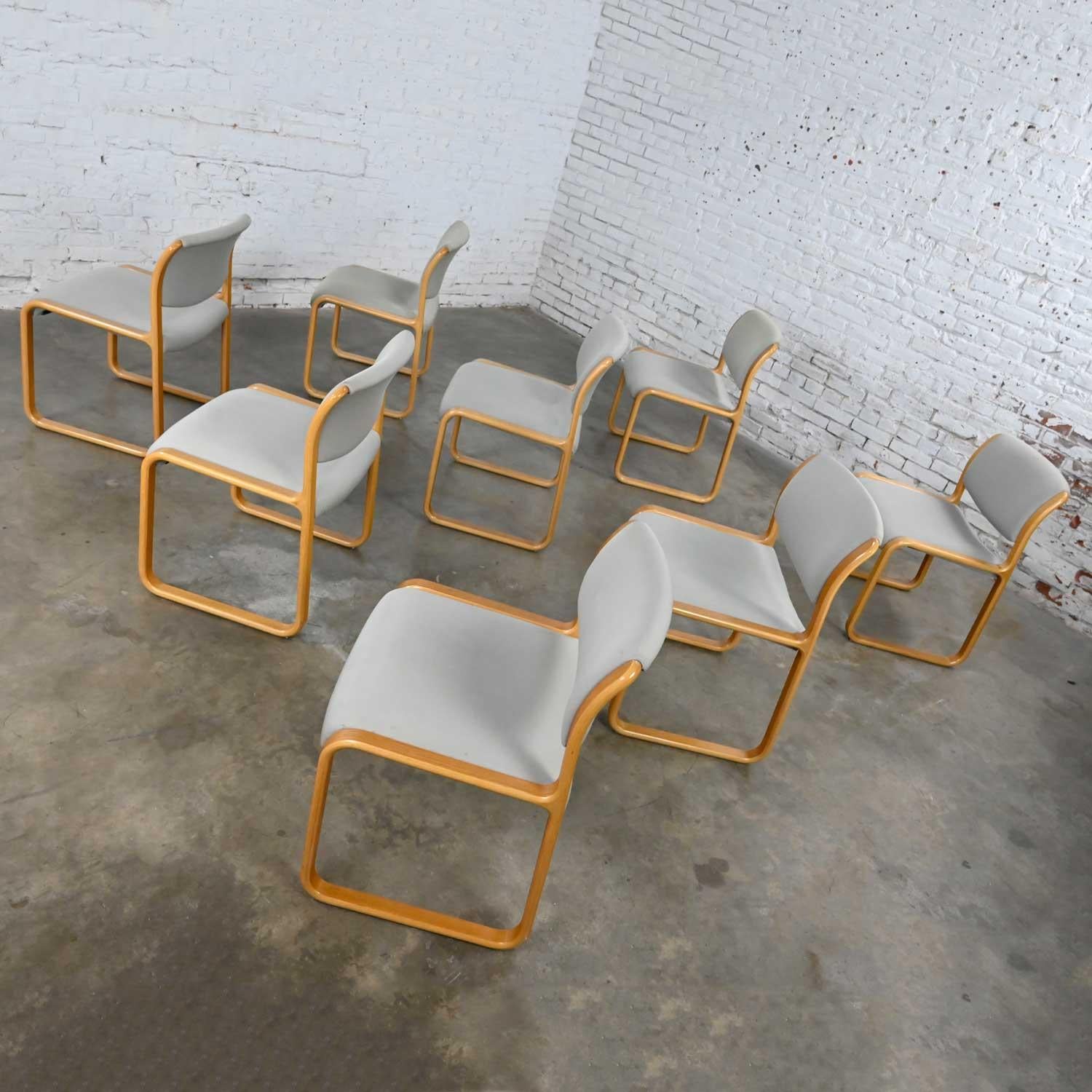 American 8 Modern Classic Steelcase Warren Snodgrass Dining Chairs Light Oak Bentwood For Sale