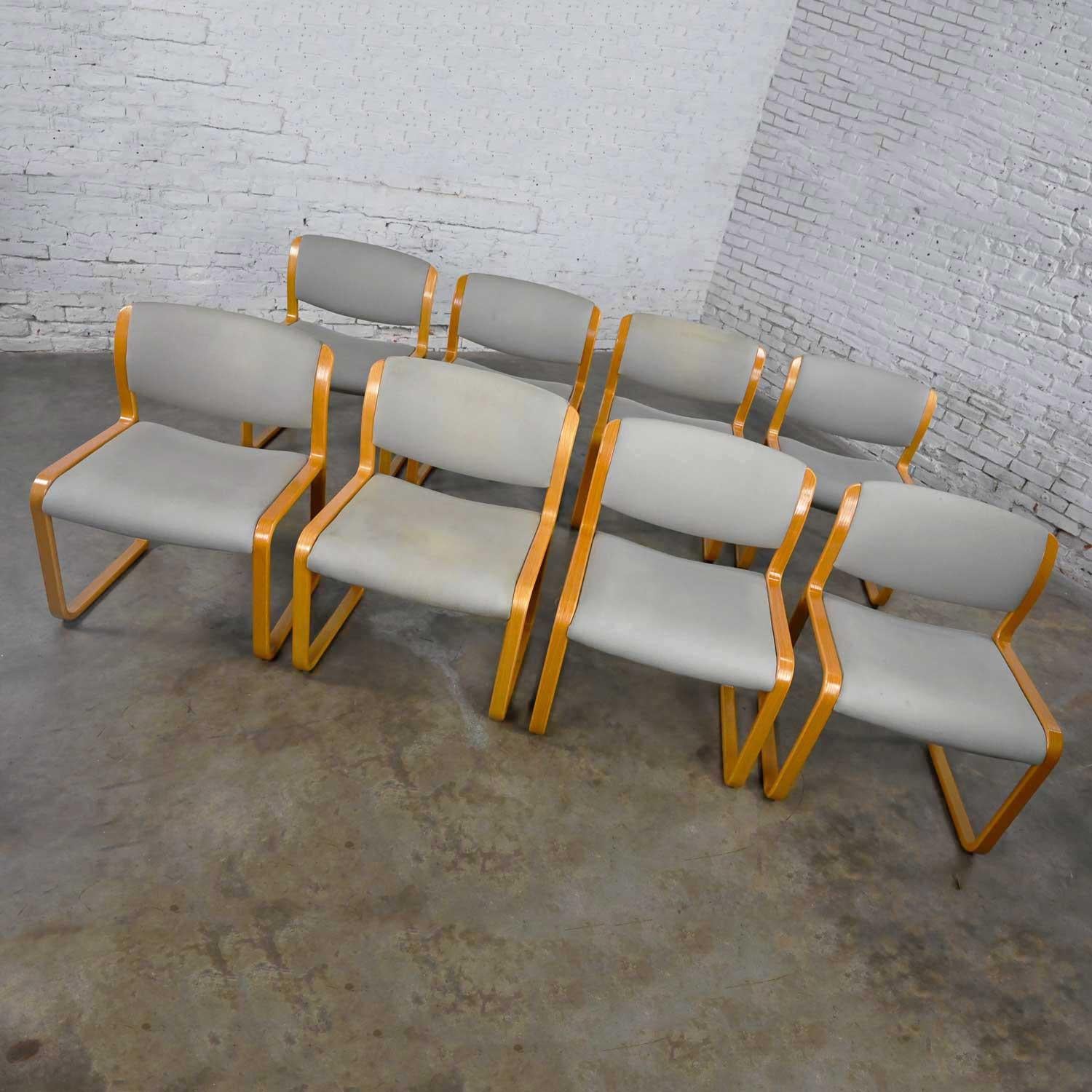 8 Modern Classic Steelcase Warren Snodgrass Dining Chairs Light Oak Bentwood For Sale 1
