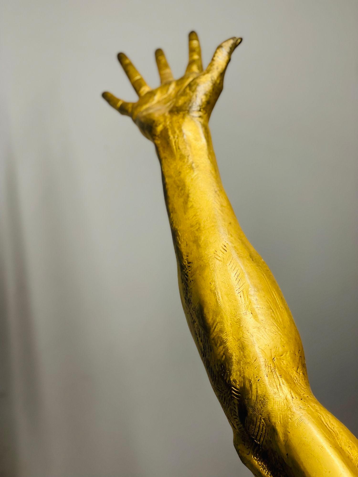 Greg Wyatt, sculpture moderne en bronze massif, Jeux olympiques de 1996, femmes athlètes en vente 11