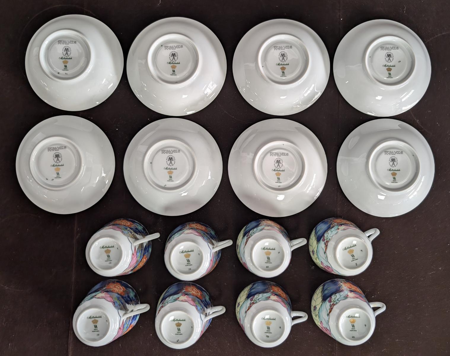 Porcelain 8 Mottahedeh “Tobacco Leaf” Flat Cup & Saucer Sets For Sale