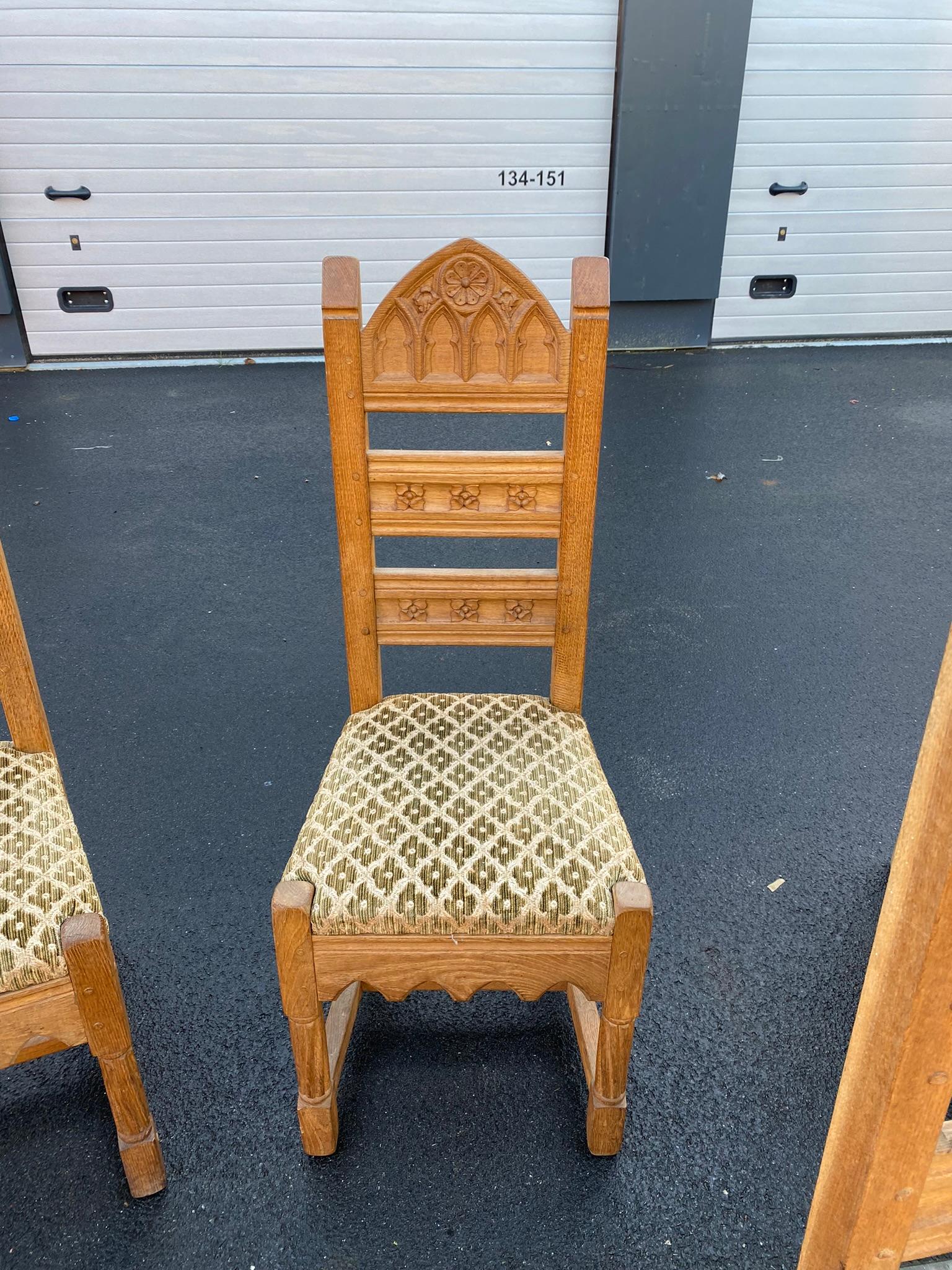 8 Neogothic Chairs in Oak circa 1950 In Good Condition For Sale In Saint-Ouen, FR