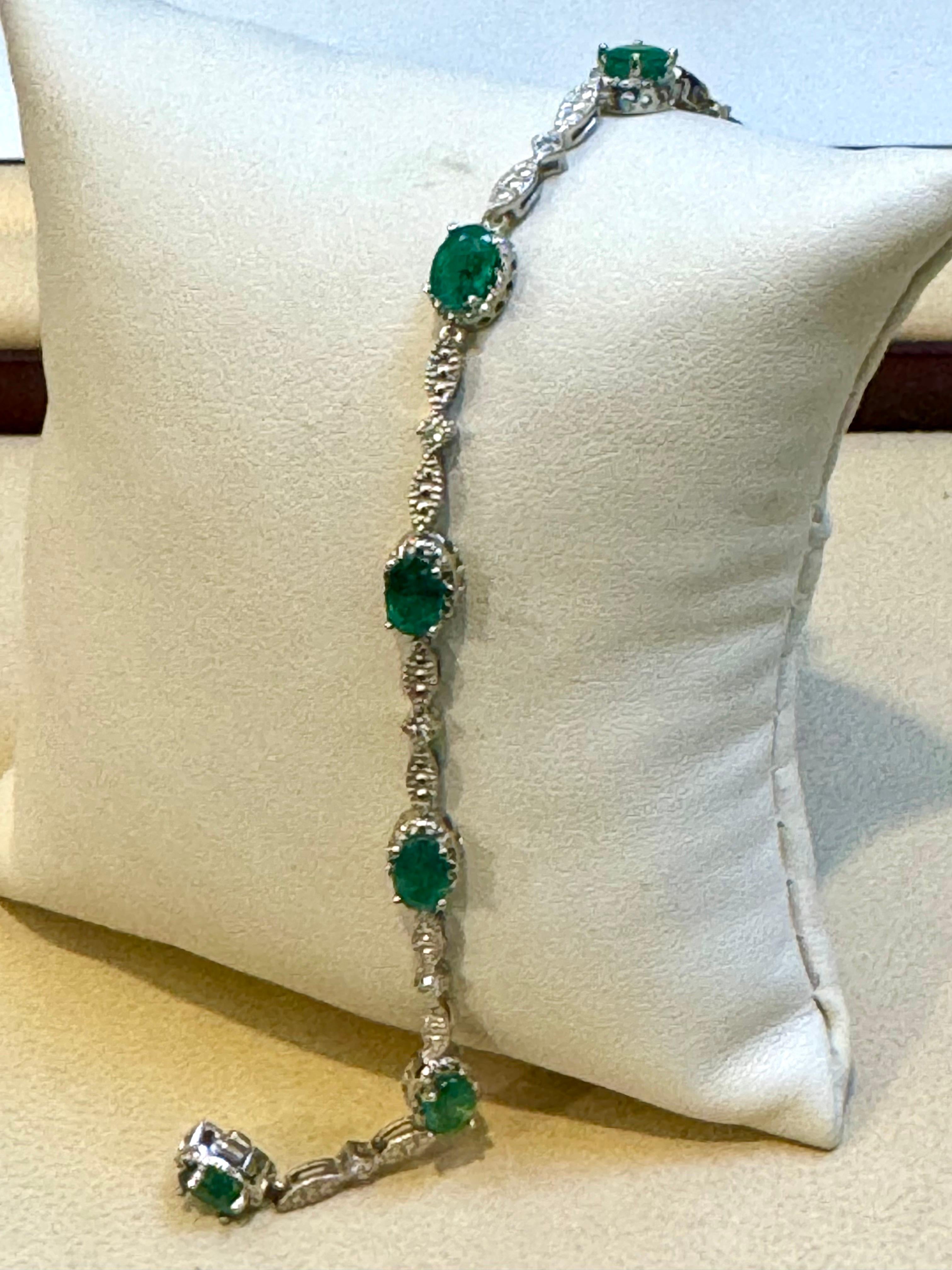 Oval Cut 8 Oval Emeralds 3.2 Carat Emerald Tennis Bracelet 14 Karat White Gold, 7 