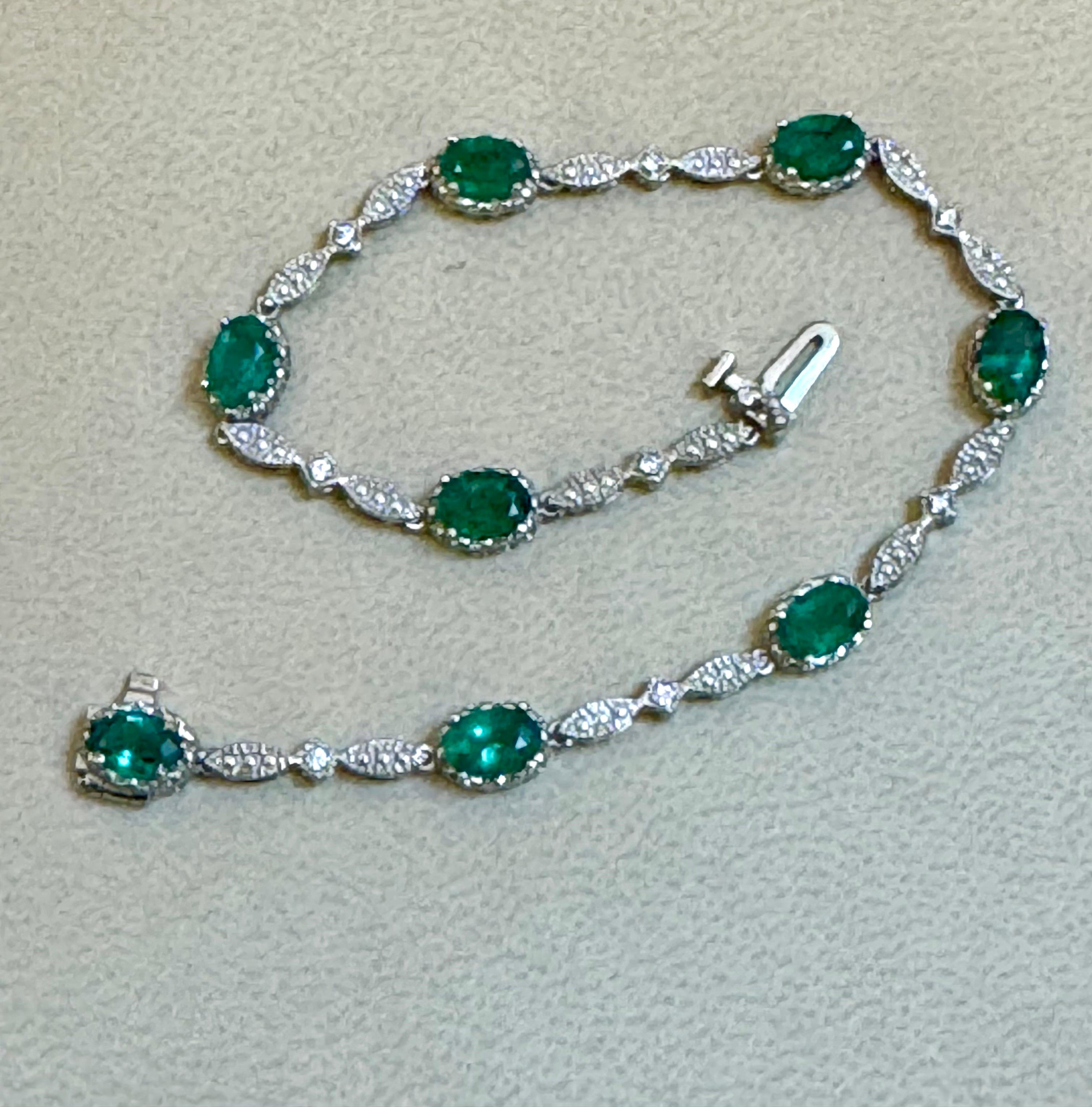 8 Oval Emeralds 3.2 Carat Emerald Tennis Bracelet 14 Karat White Gold, 7 
