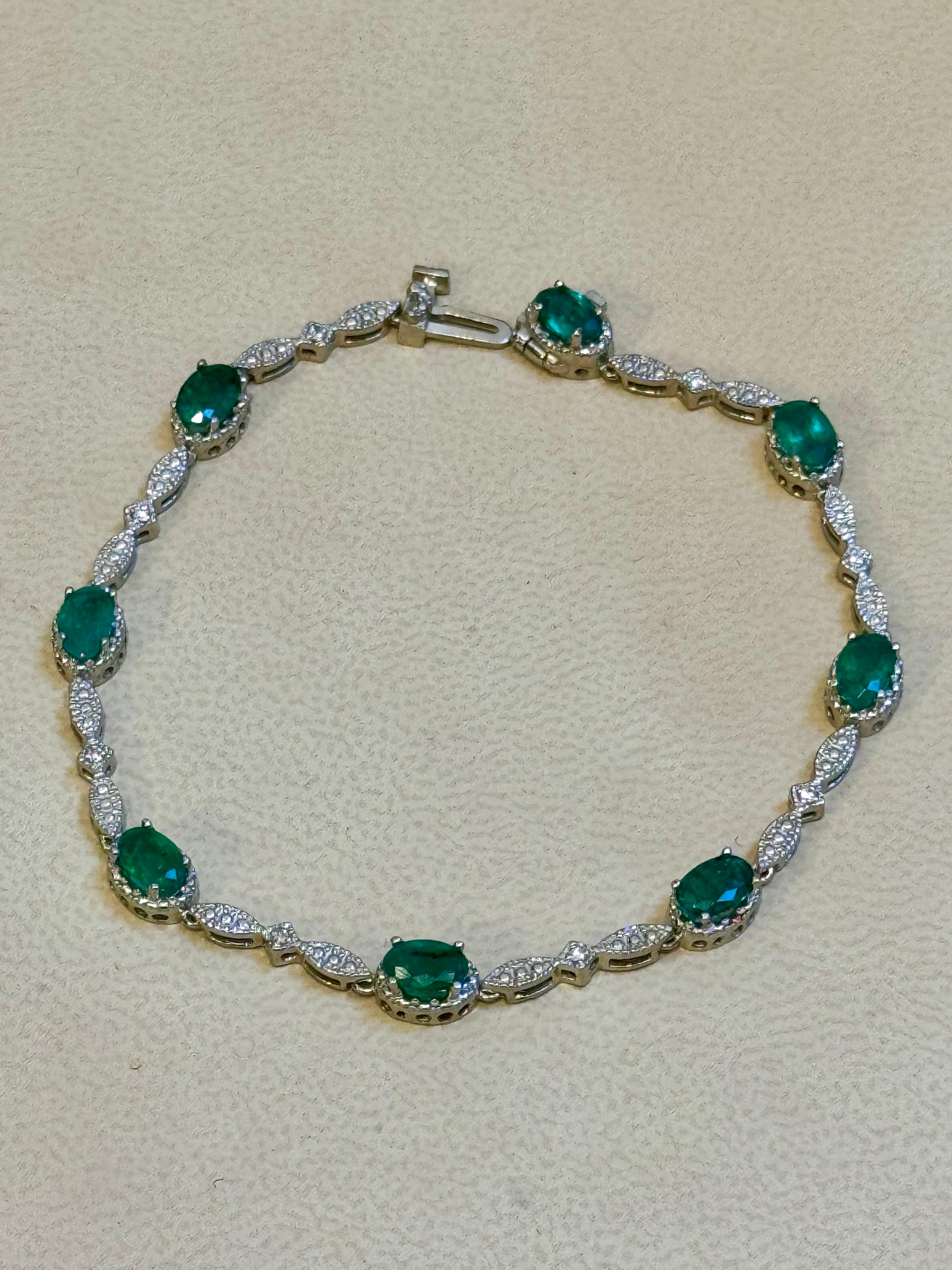 8 Oval Emeralds 3.2 Carat Emerald Tennis Bracelet 14 Karat White Gold, 7 