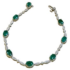 8 Emeraudes ovales 3.2 Carat Bracelet de tennis en or blanc 14 carats, 7 "