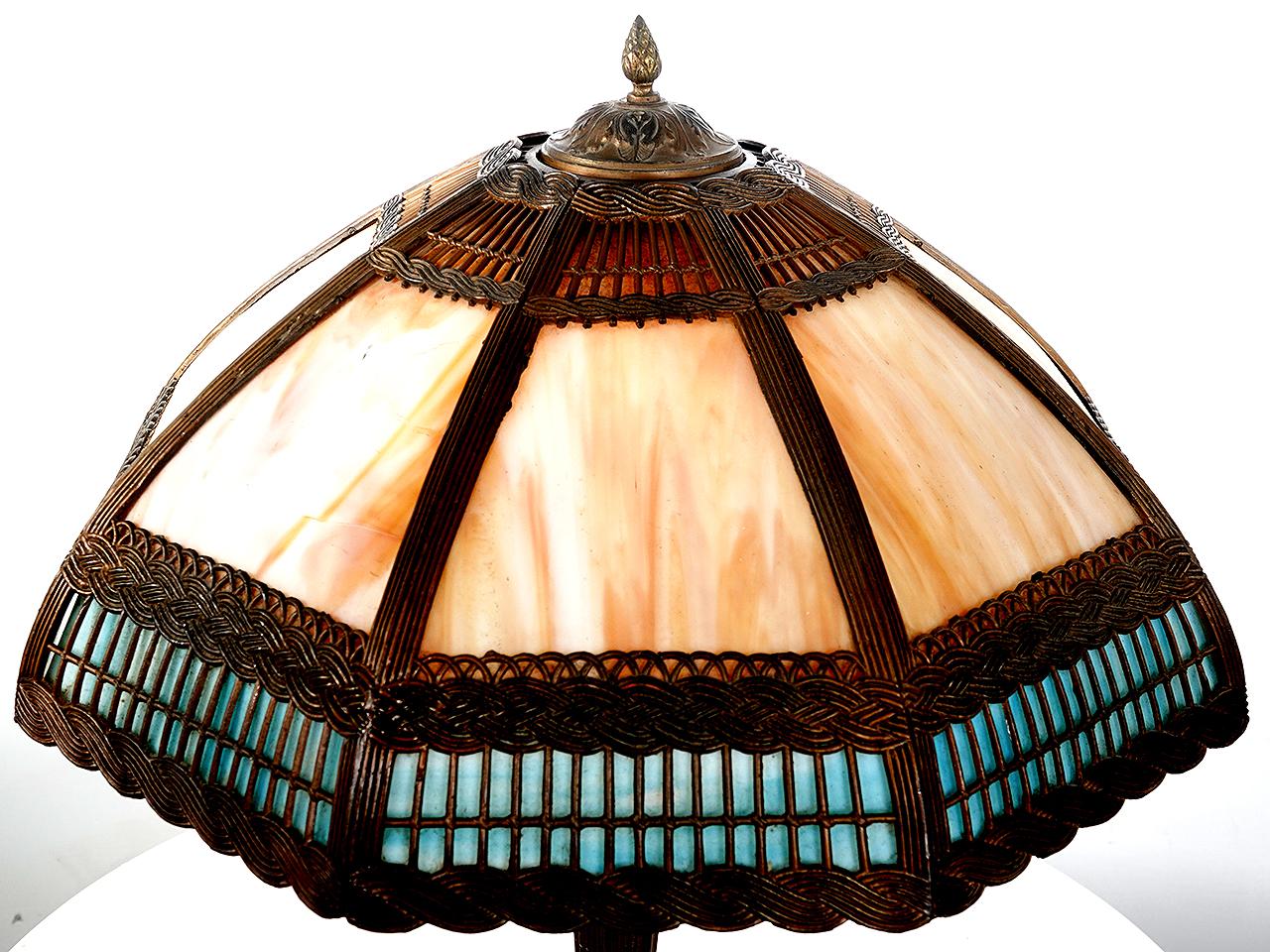 American 8 Panel Slump Glass Table Lamp with Stick and Rope Filigree Overlay For Sale