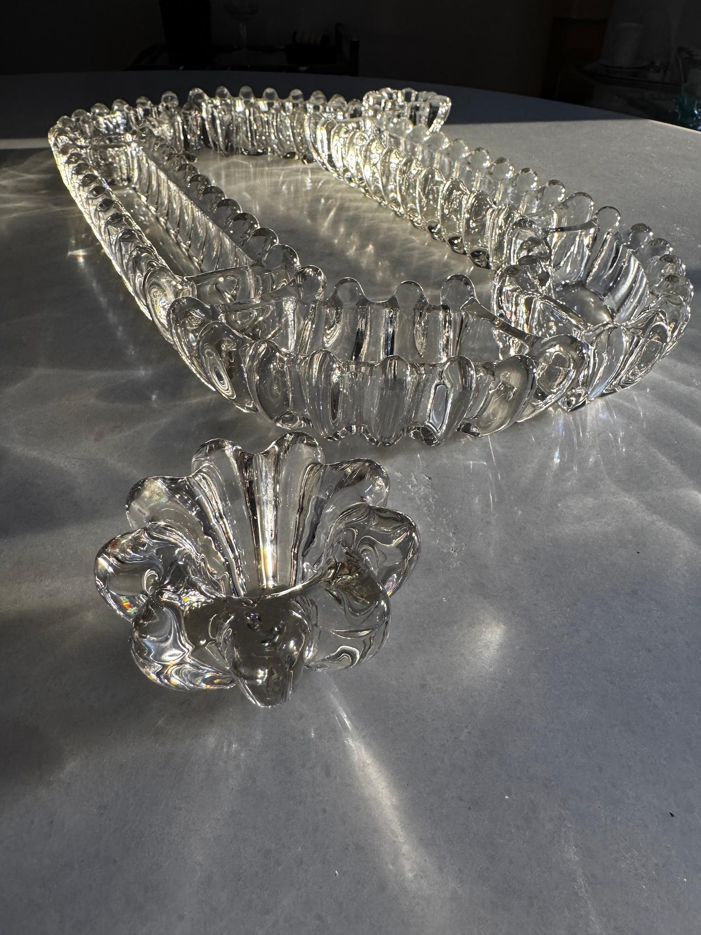 Milieu du XXe siècle Centre de table Art Déco de 8 pièces en cristal français comprenant 2 chandeliers