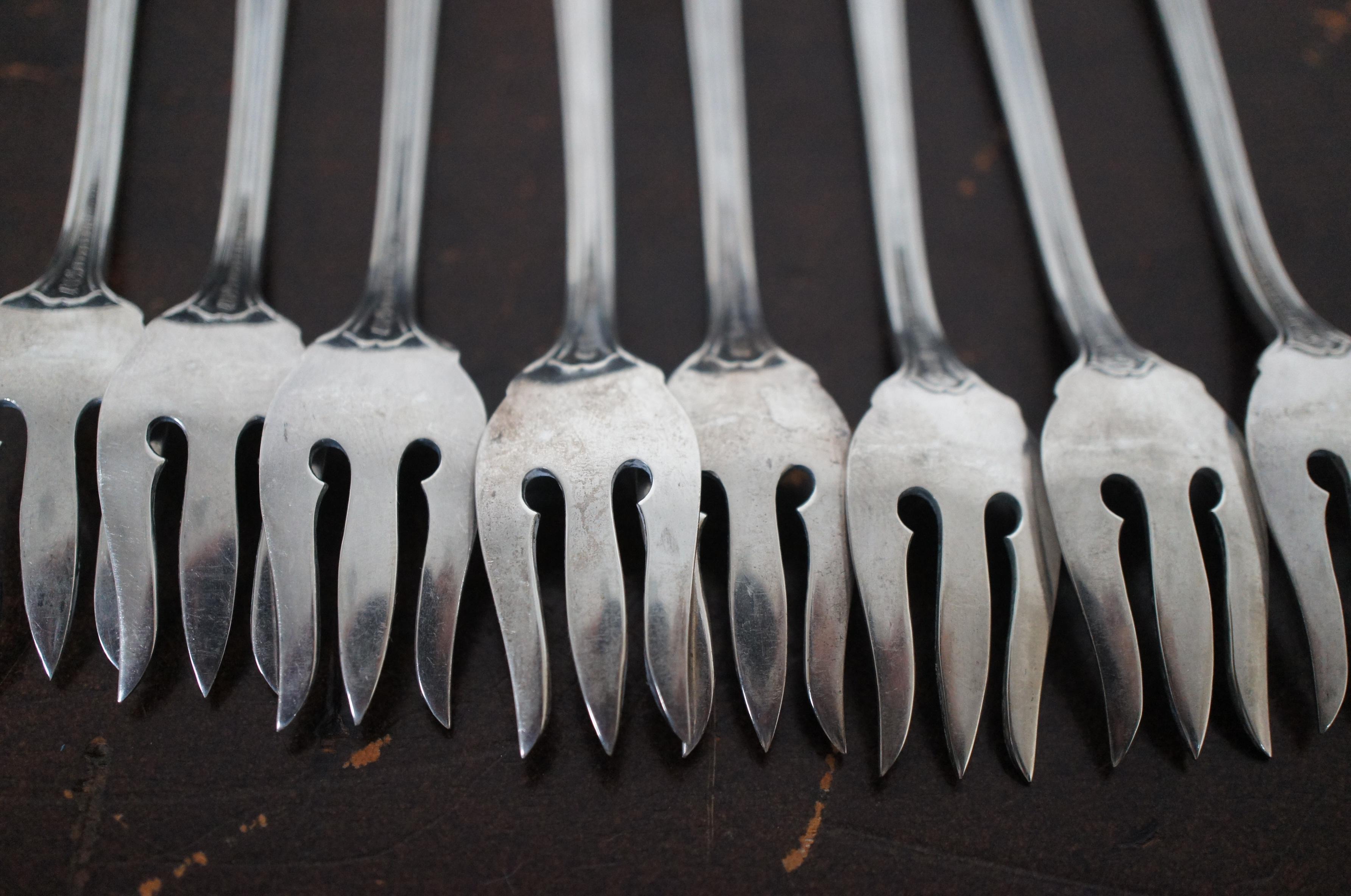 8 Reed & Barton Antique Sterling Silver Hepplewhite Engraved Cocktail Forks 3