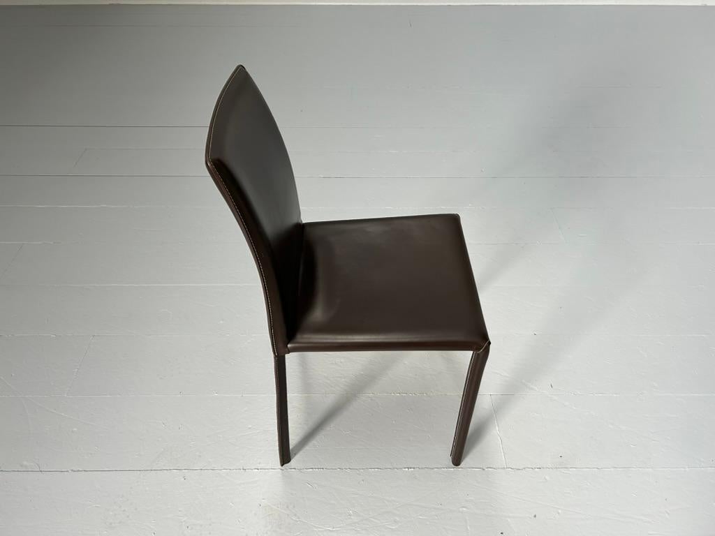 8 Chaises de salle à manger 