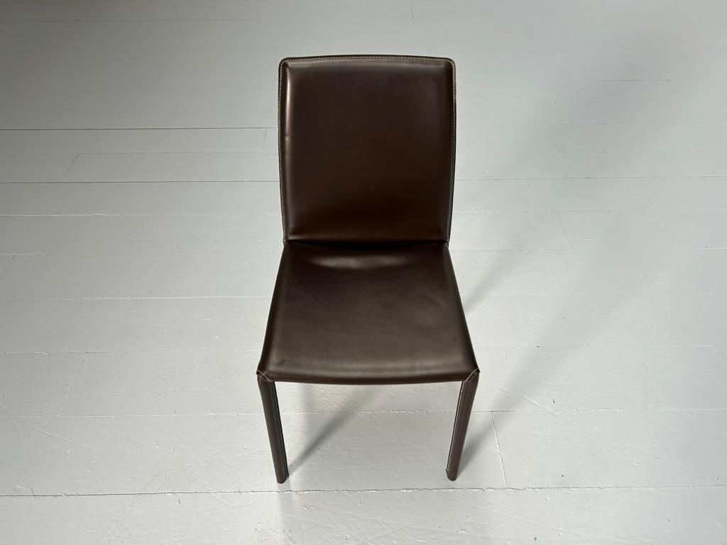 8 Chaises de salle à manger 