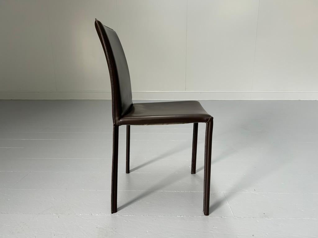 8 Chaises de salle à manger 