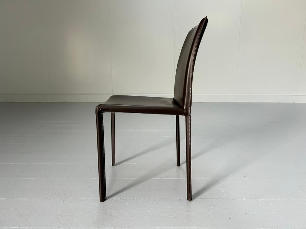 8 Chaises de salle à manger 