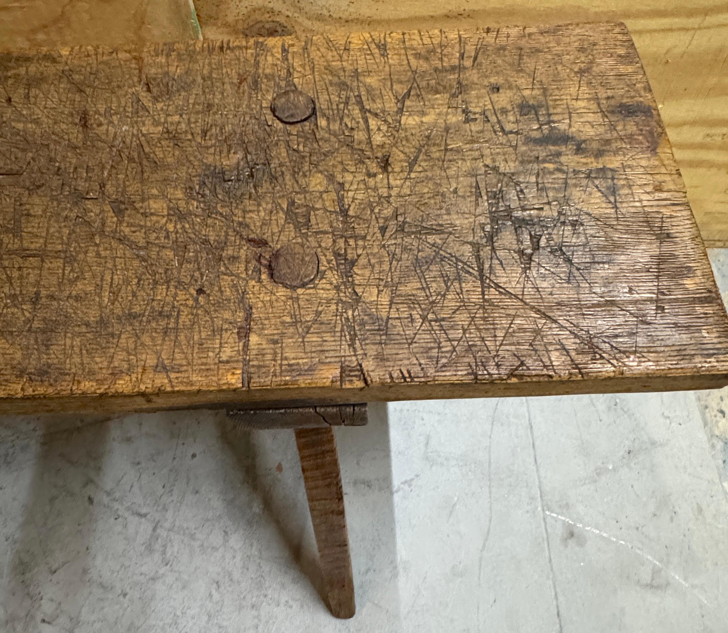 Fait main Table de travail (console) à tréteaux en châtaignier américain rustique 8' Deep Patina en vente