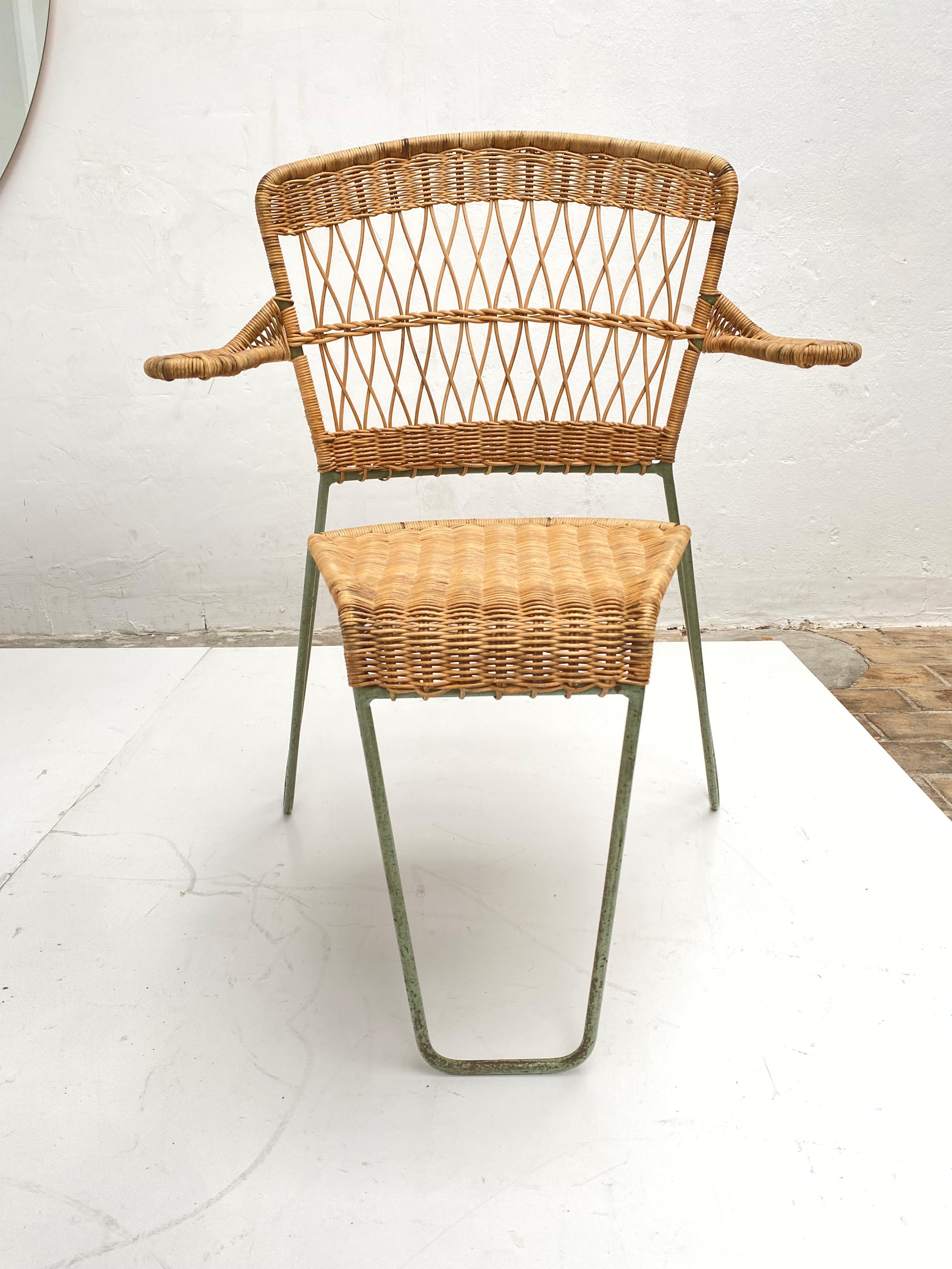 Exquisiter und äußerst seltener Satz von drei 'oro' Esszimmerstühlen, die der Bildhauer und Designer Raoul Guys 1951 für 'Airborne', Frankreich, entworfen hat. 

Diese Stühle wurden von Air France unter der Leitung des französischen