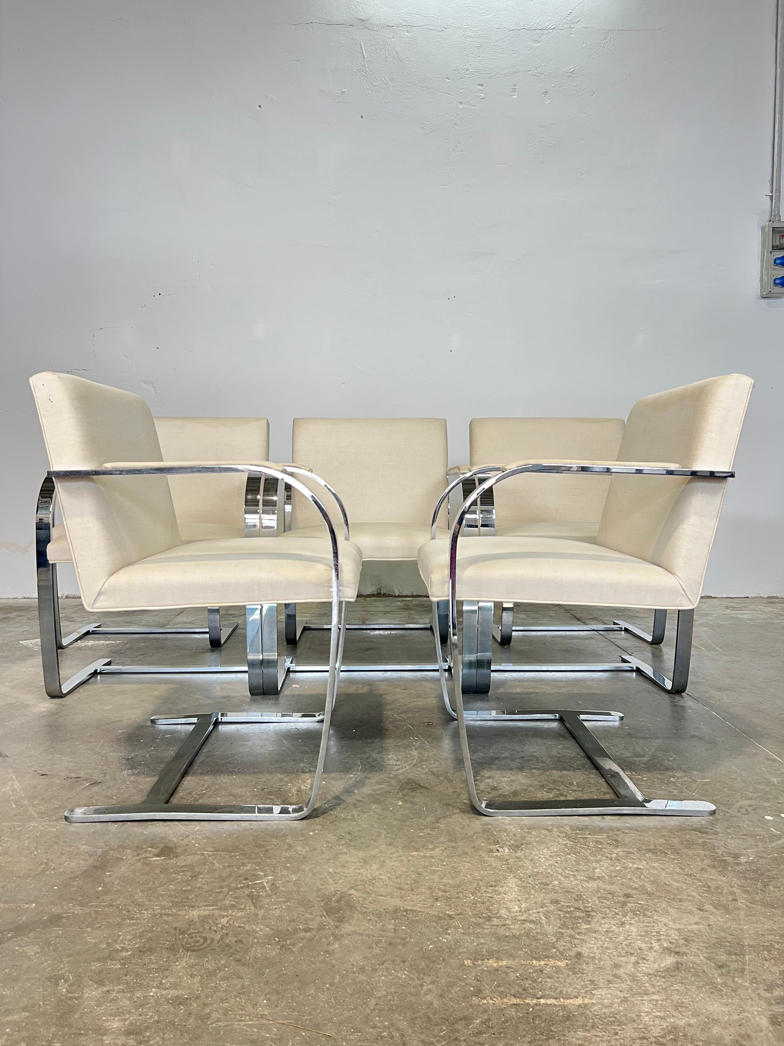 Stainless Steel 8 sedie modello Brno Knoll International