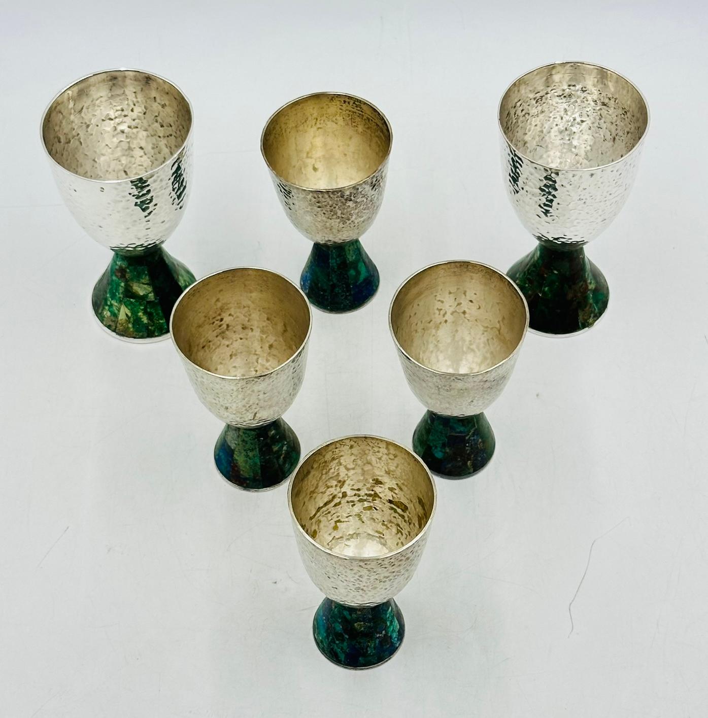 Seis copas de agua chapadas en plata y malaquita de Emilia Castillo para Los Castillo Mexicano en venta
