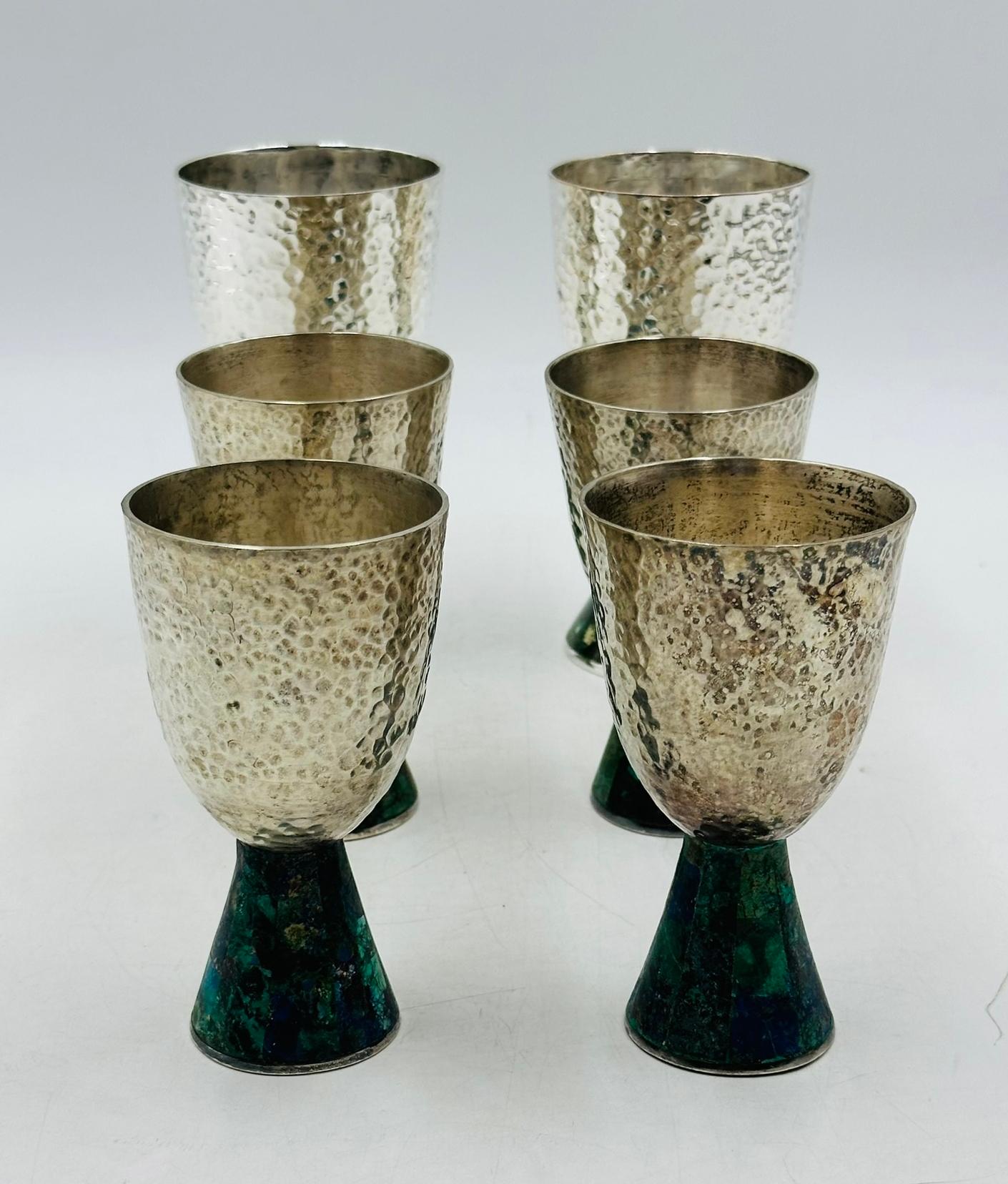 Seis copas de agua chapadas en plata y malaquita de Emilia Castillo para Los Castillo Martillado en venta