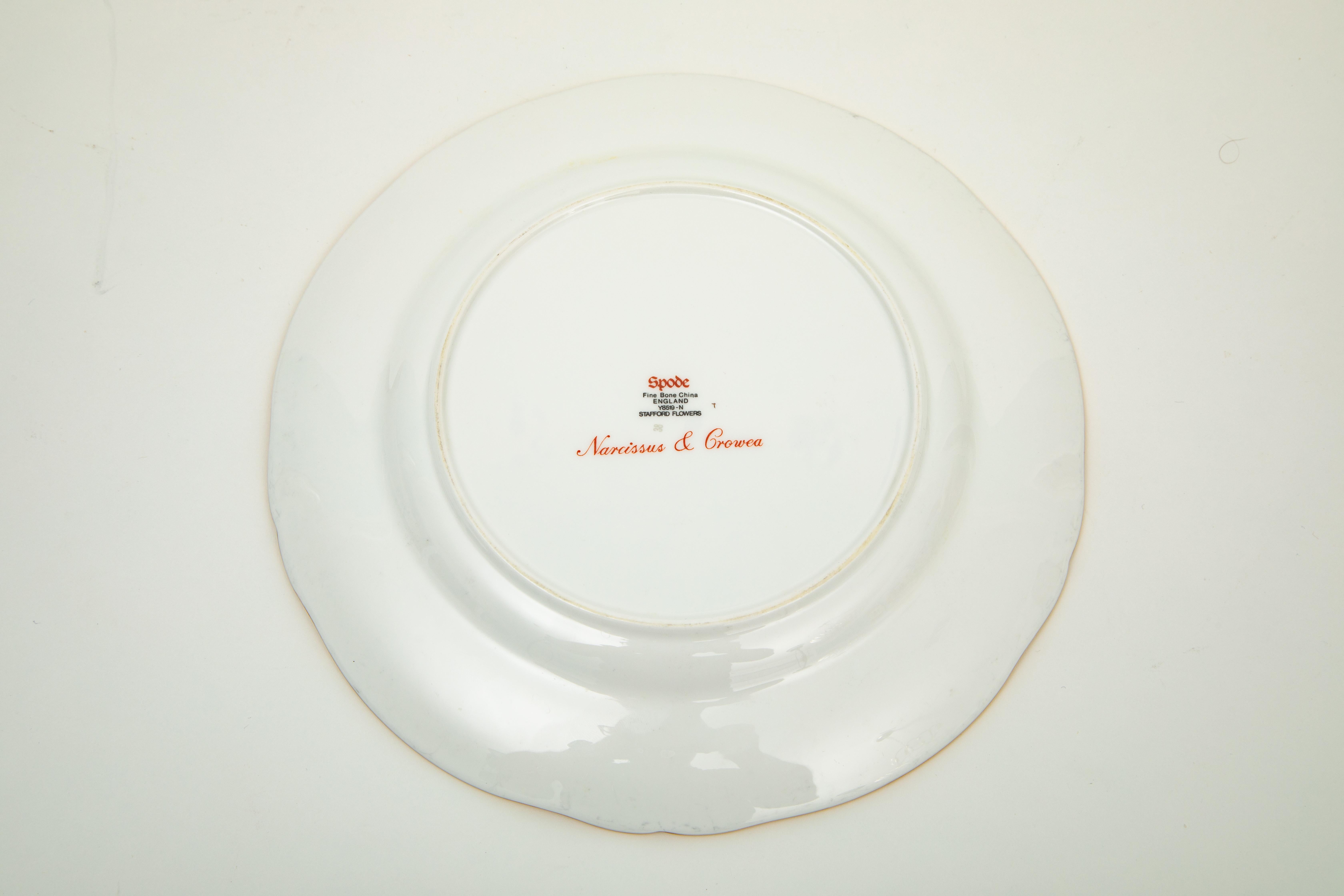 8 Spode Stafford Flowers Lunch or First Course Plates. Gorgeous Flowers 2