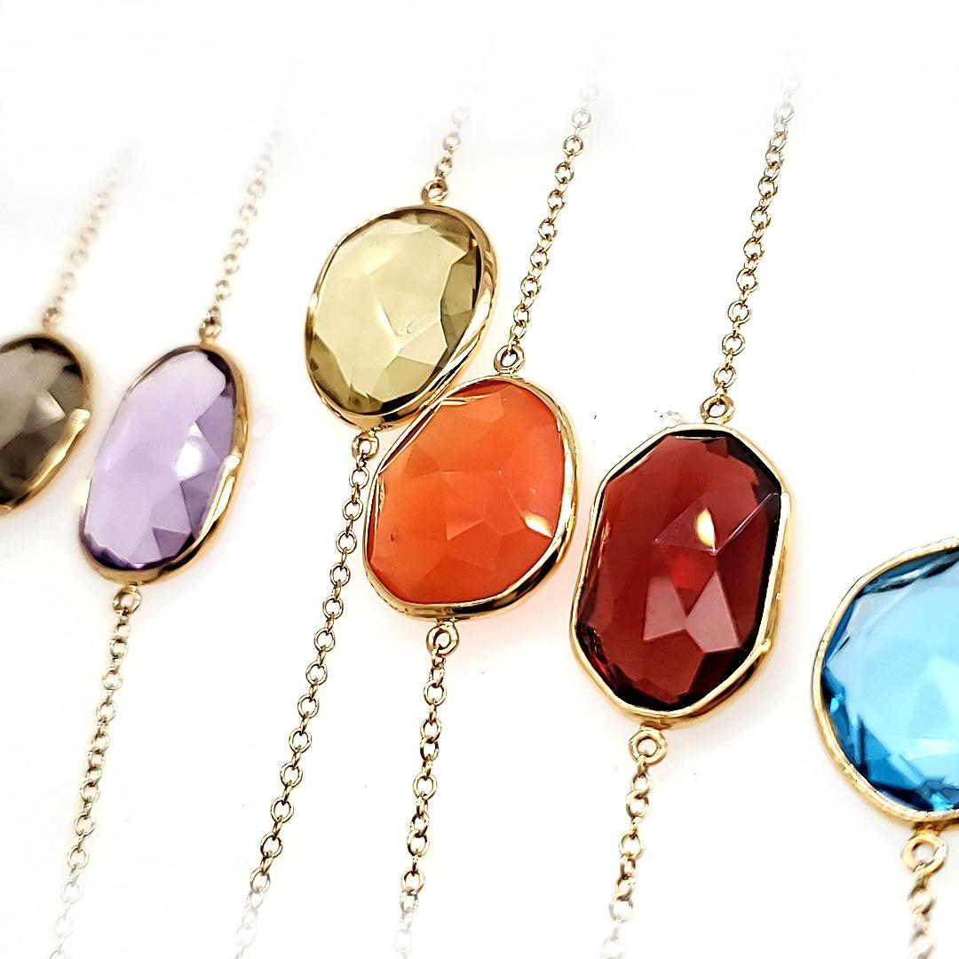 Mehrfarbige Halskette mit 8 Steinen aus 18 Karat Gold im Angebot 4