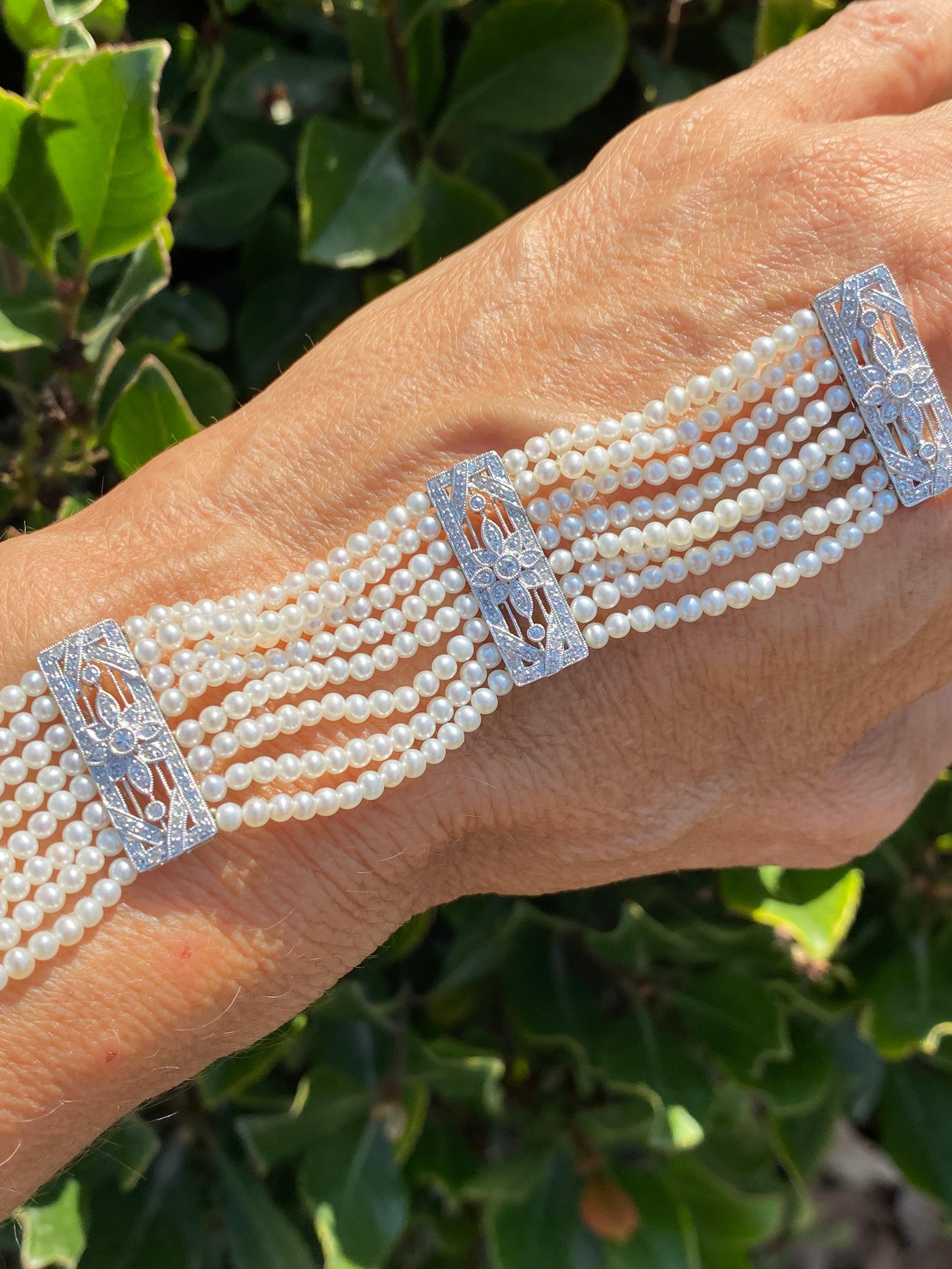 Perle Bracelet de 8 brins de perles et de diamants en platine de qualité AAA, couleur VS F-G en vente