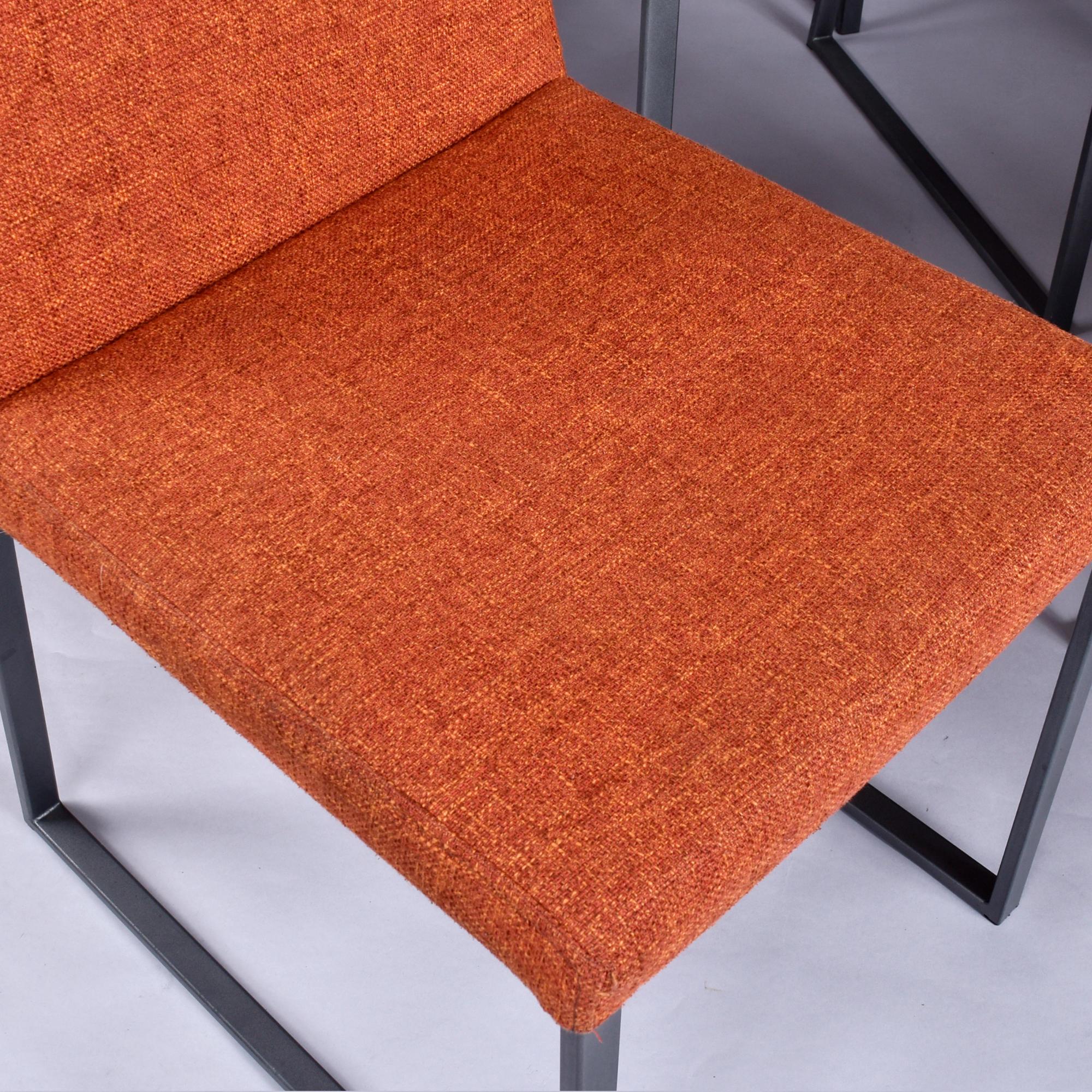 Canadien 8 Trica Curvo Chaises de salle à manger modernes tapissées orange du Québec en vente